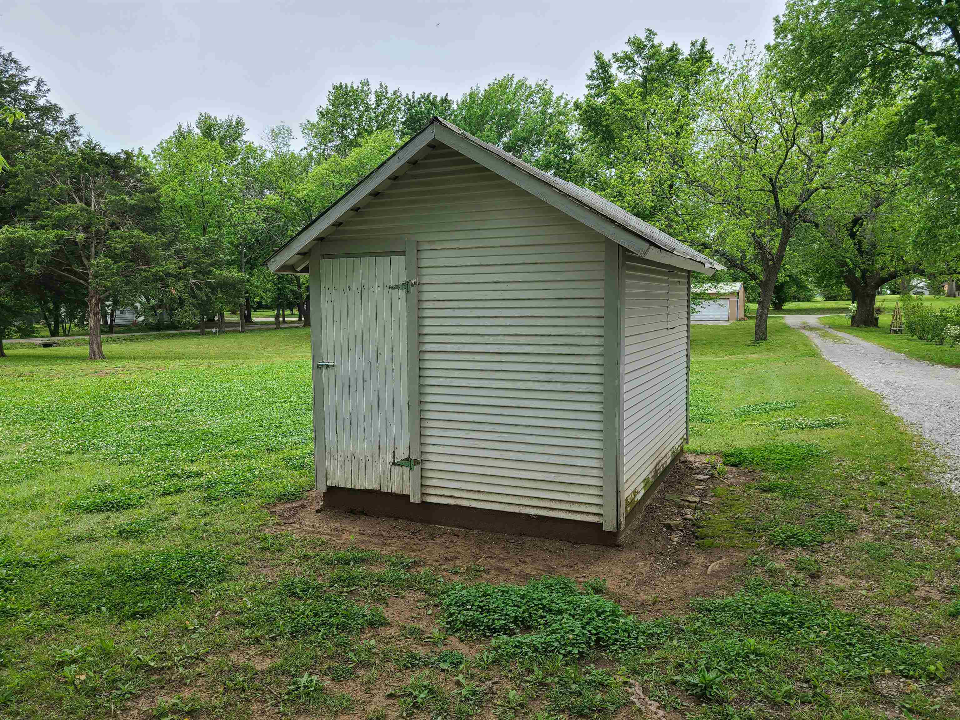 509 N Greenwood Severy KS 67137