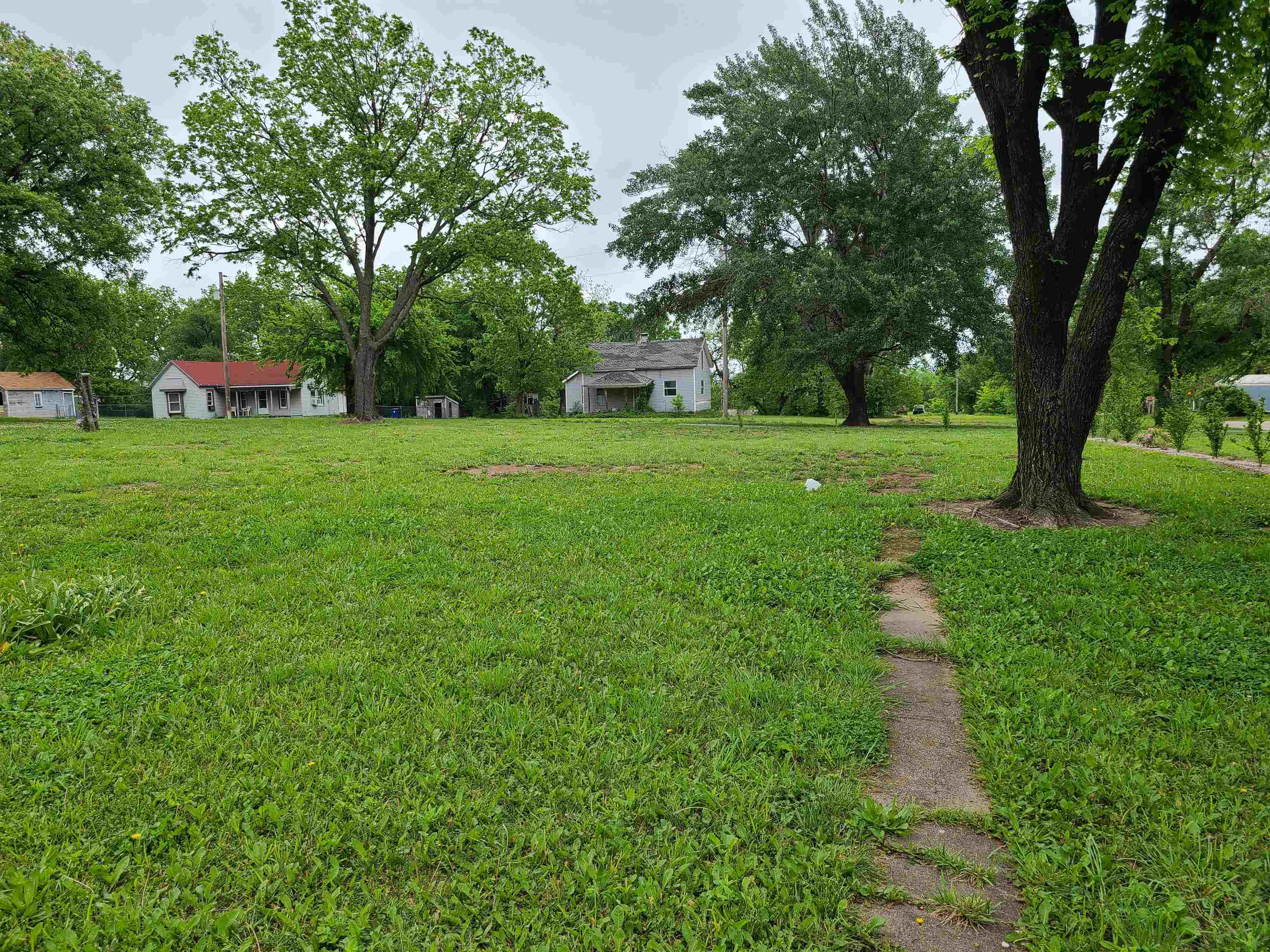 509 N Greenwood Severy KS 67137