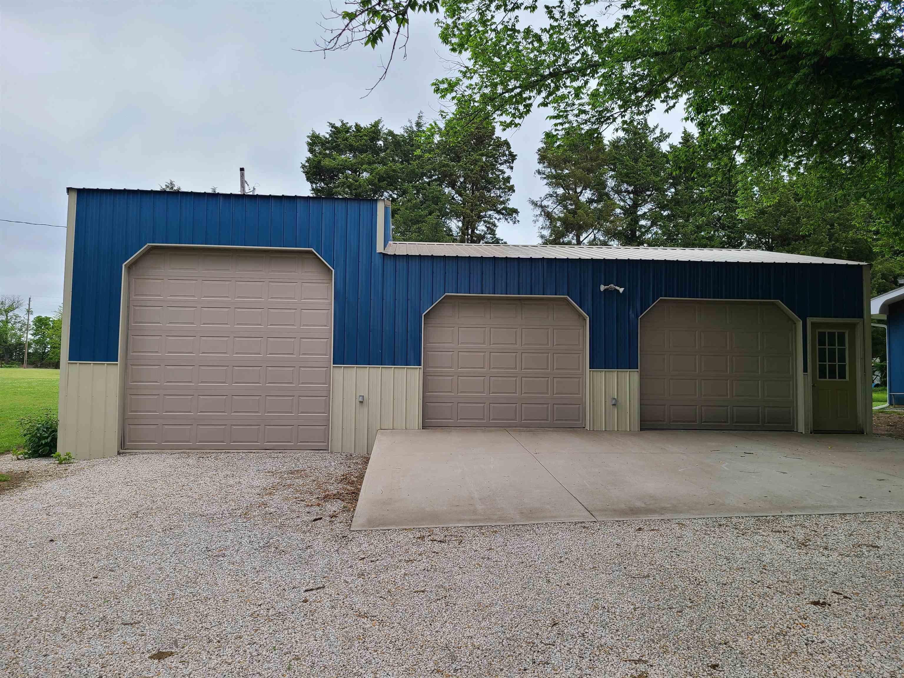 509 N Greenwood Severy KS 67137