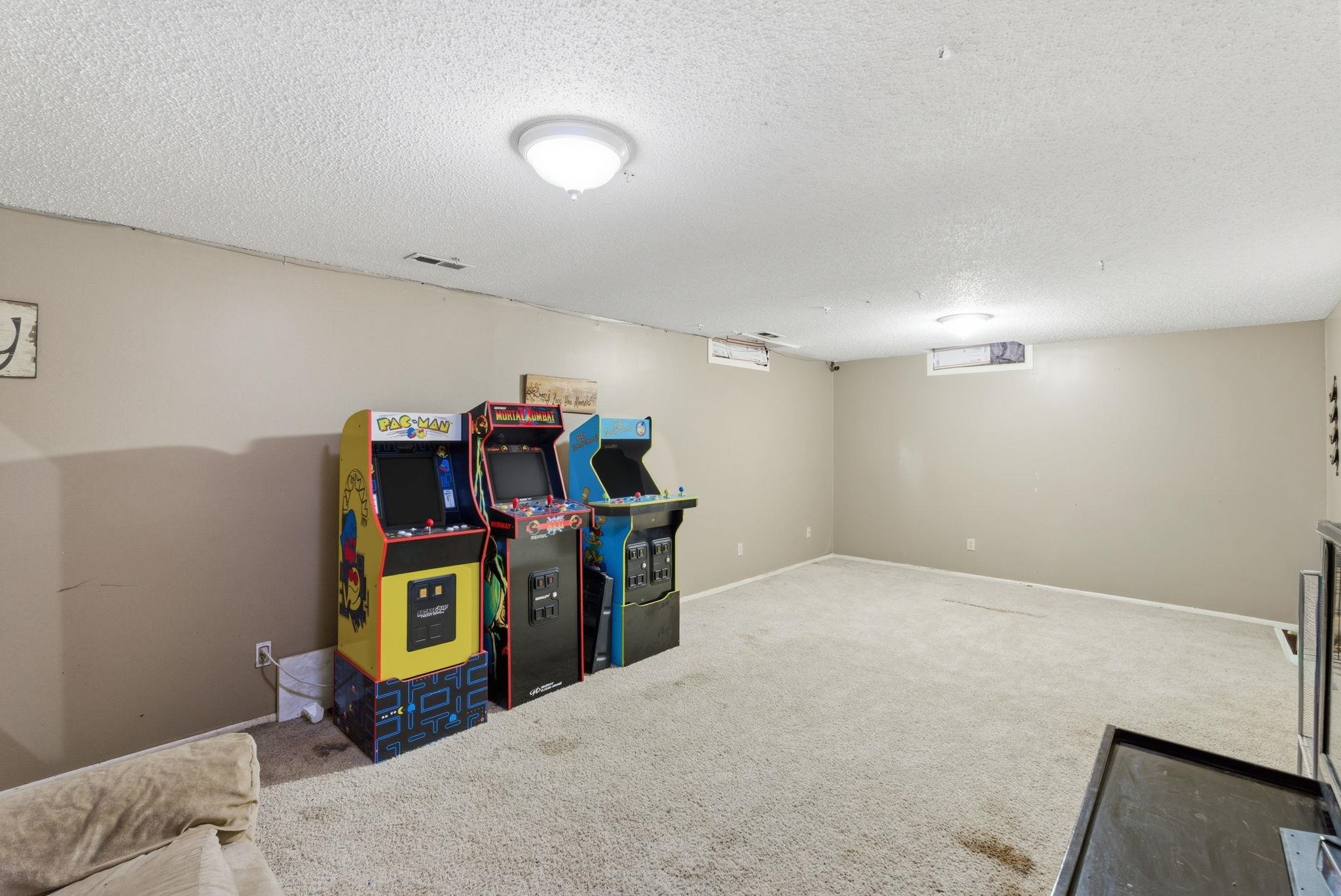 1410 N Tanglewood Rose Hill KS 67133