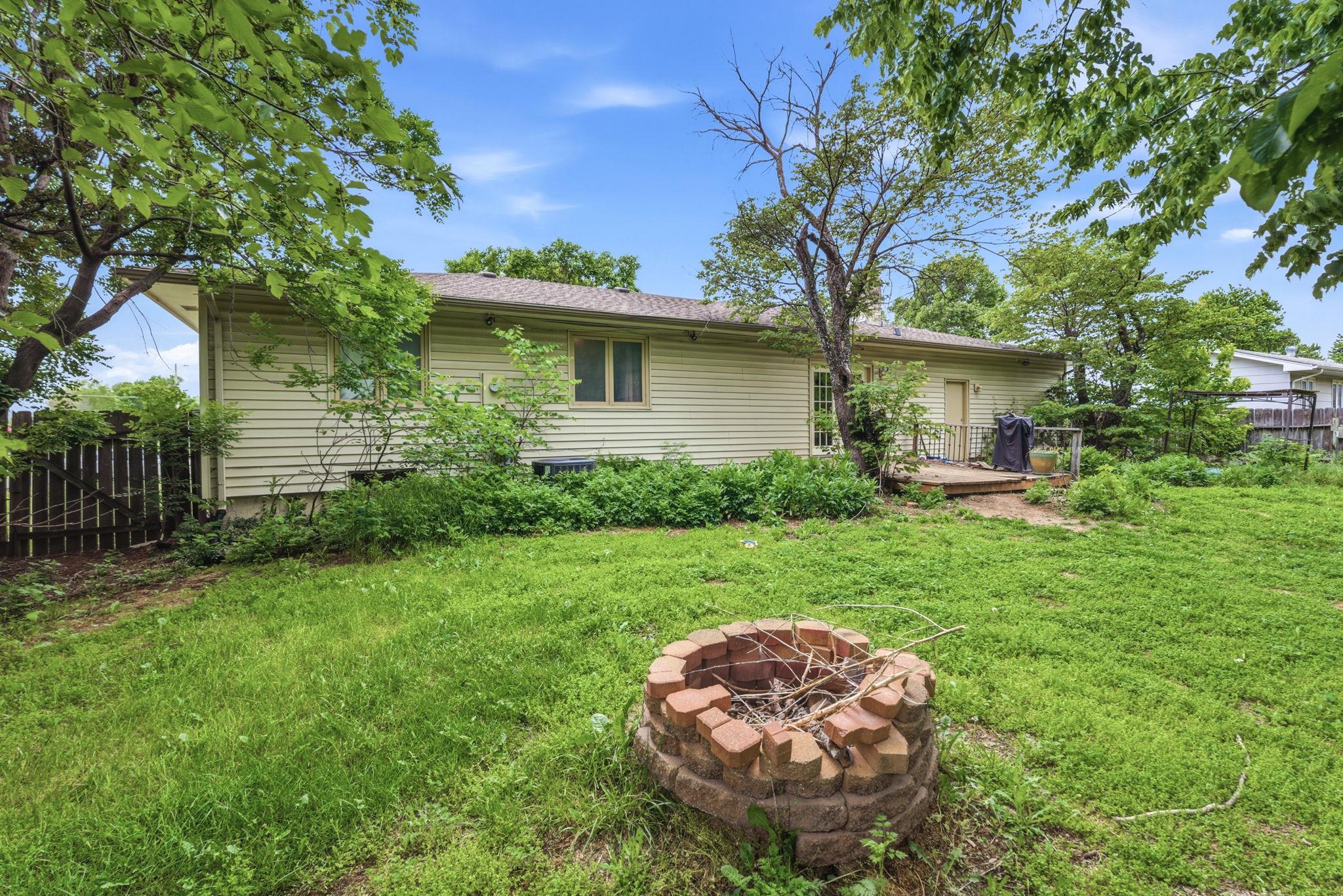 1410 N Tanglewood Rose Hill KS 67133