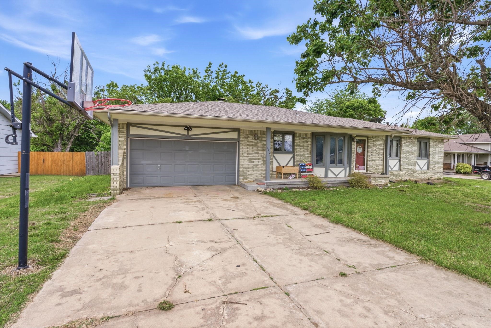 1410 N Tanglewood Rose Hill KS 67133