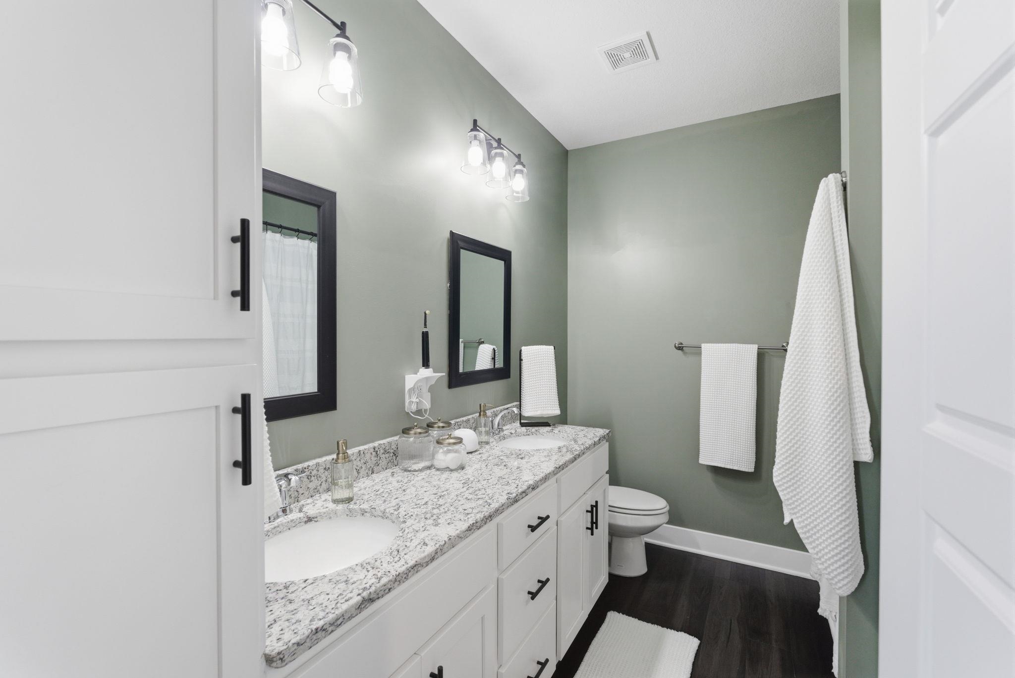 5530 S Victoria Court Wichita KS 67216
