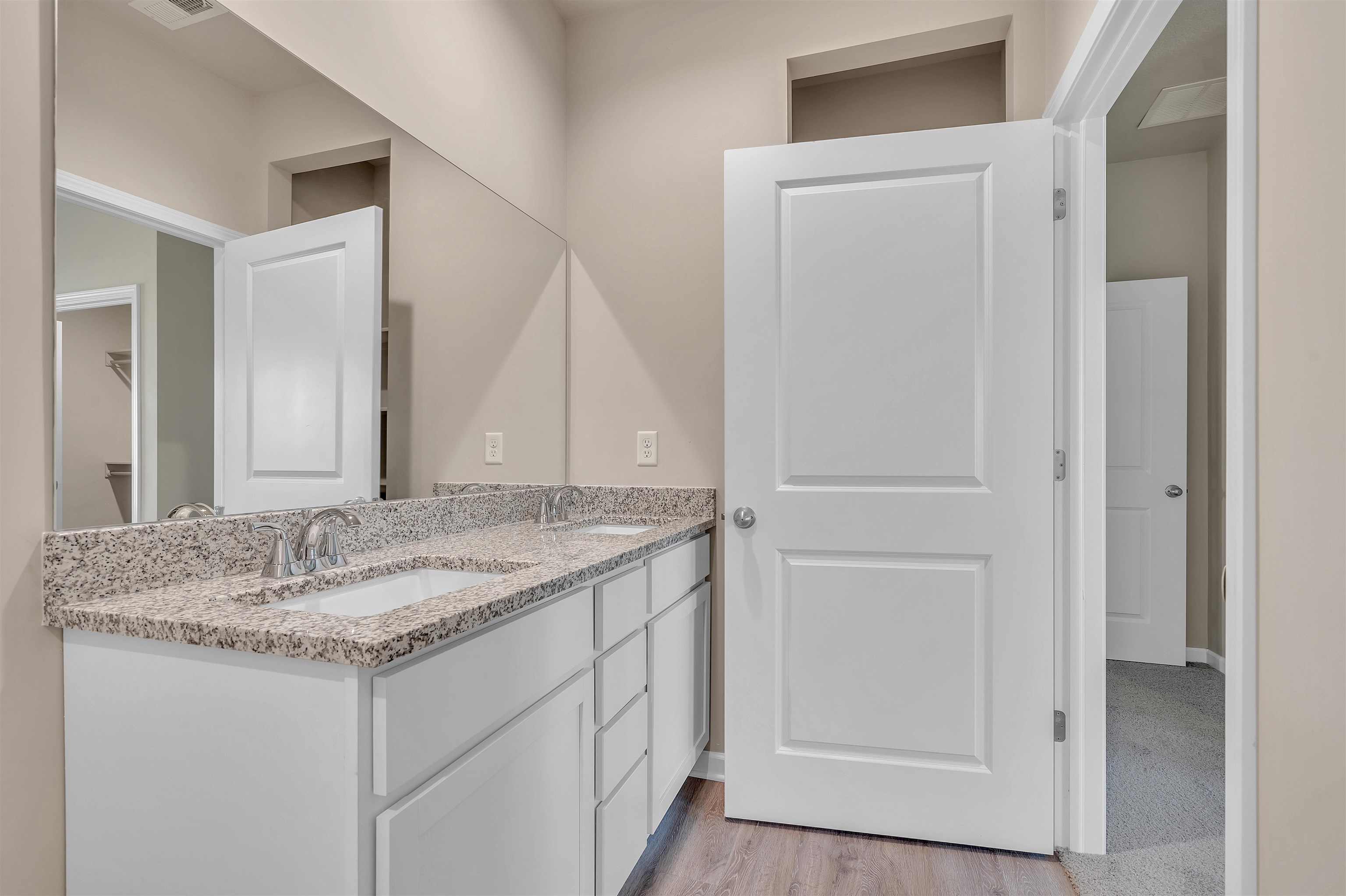 3560 E Hollandale Derby KS 67037