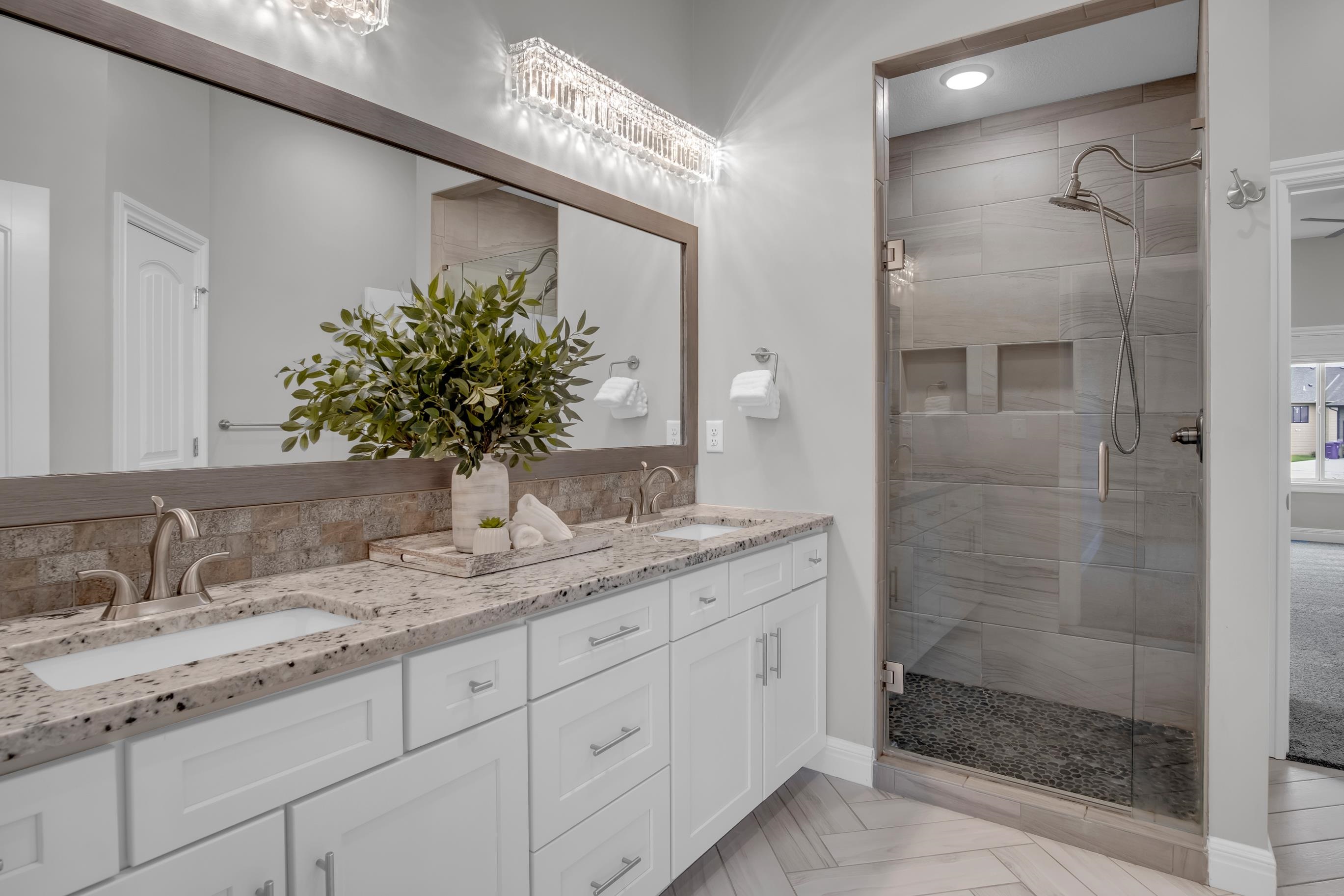 5978 E Forbes Court Bel Aire KS 67220