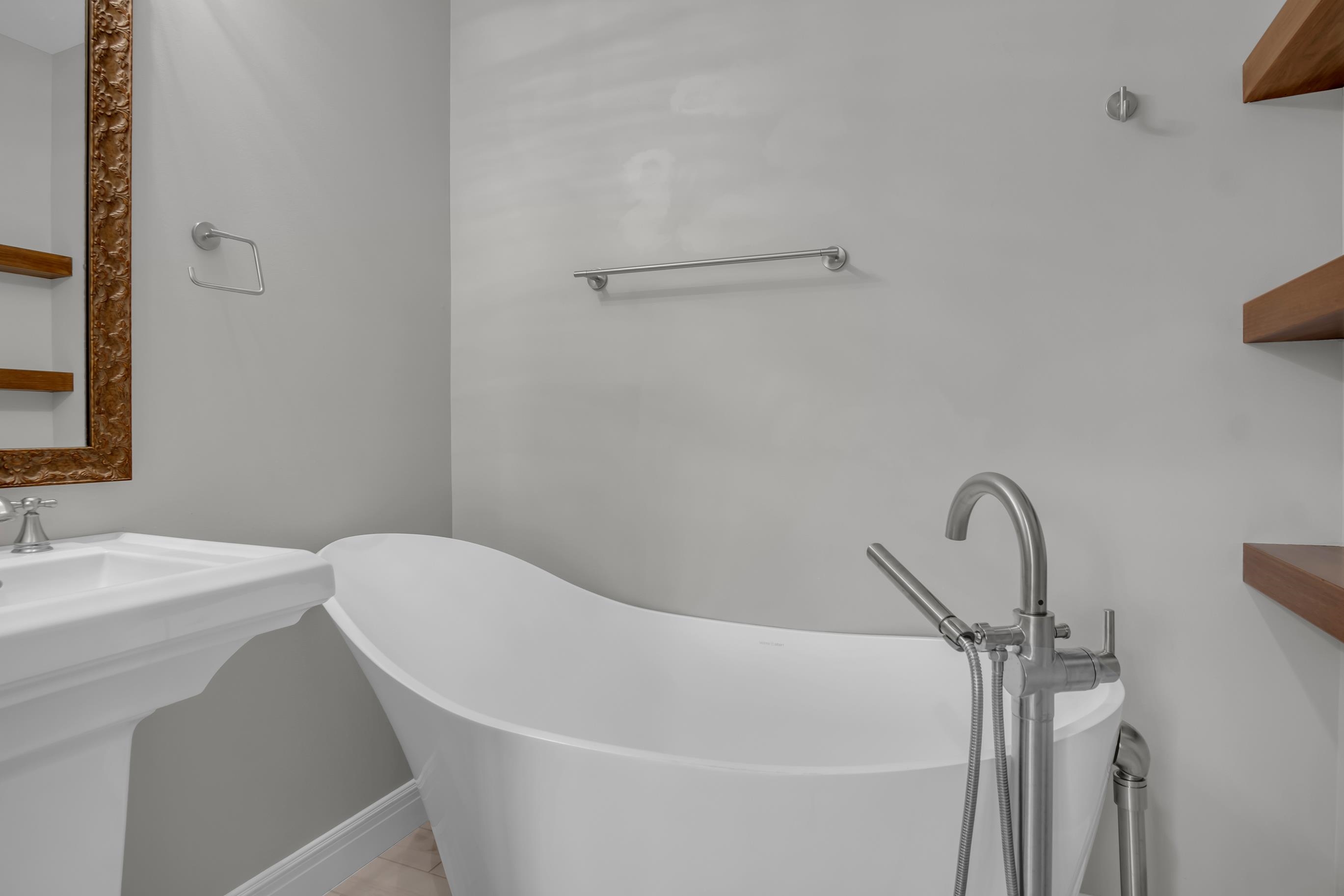 5978 E Forbes Court Bel Aire KS 67220