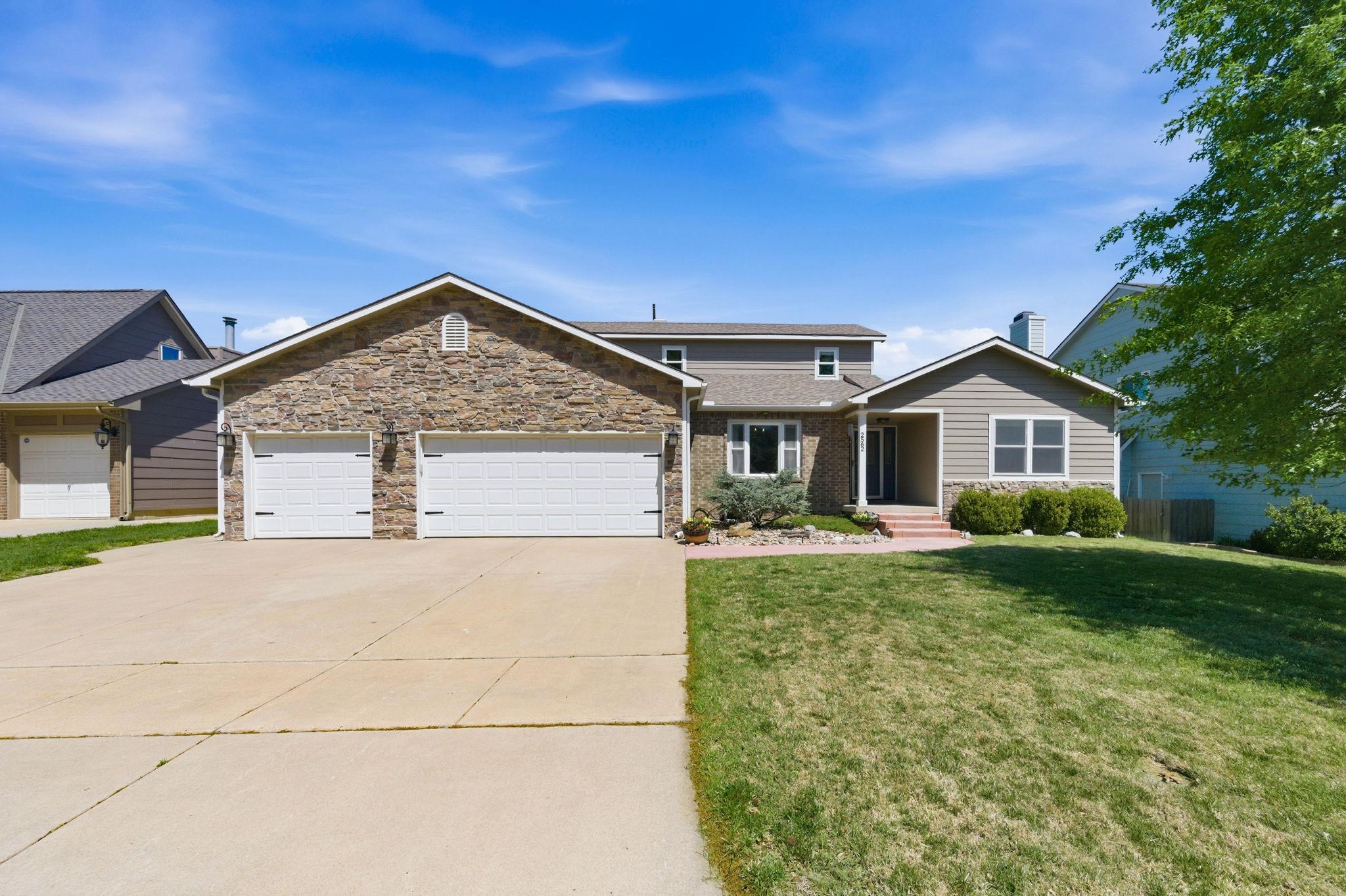 2562 N Fox Run Court Wichita KS 67226