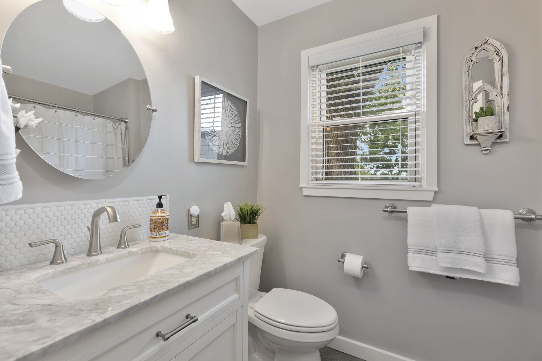 733 N Woodlawn Road Belle Plaine KS 67013