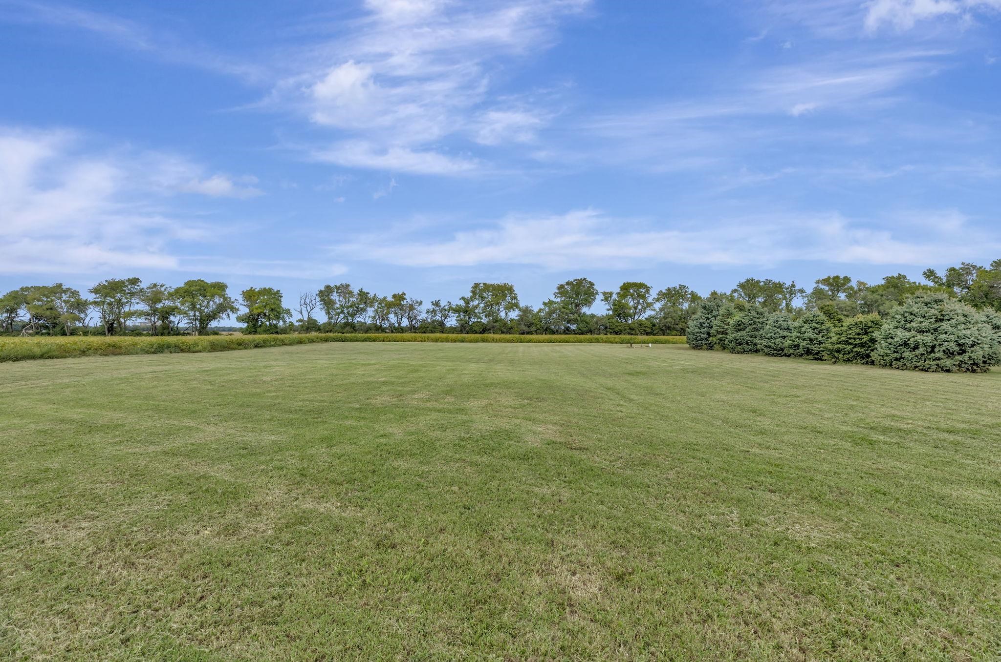 733 N Woodlawn Road Belle Plaine KS 67013