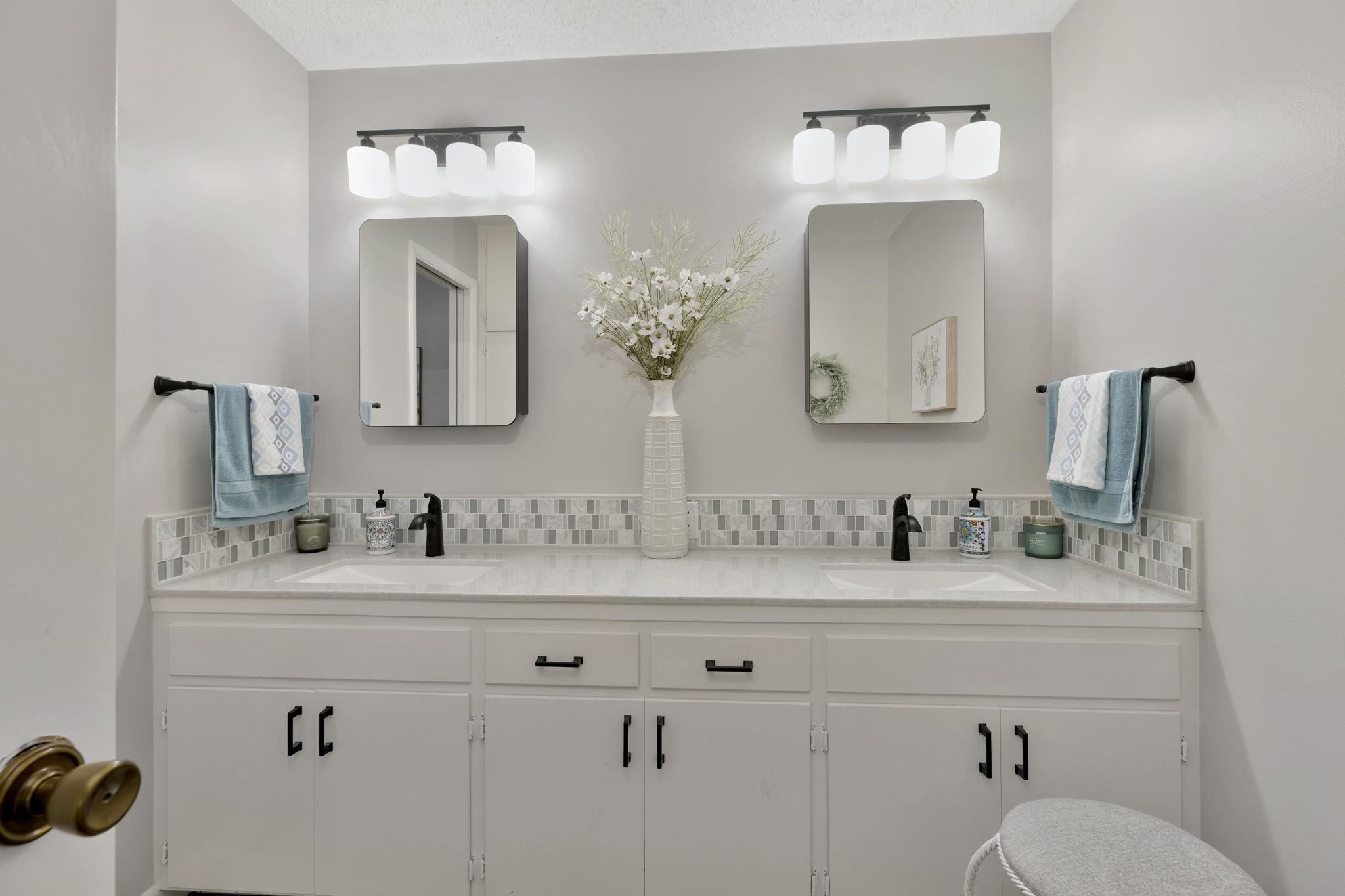 733 N Woodlawn Road Belle Plaine KS 67013