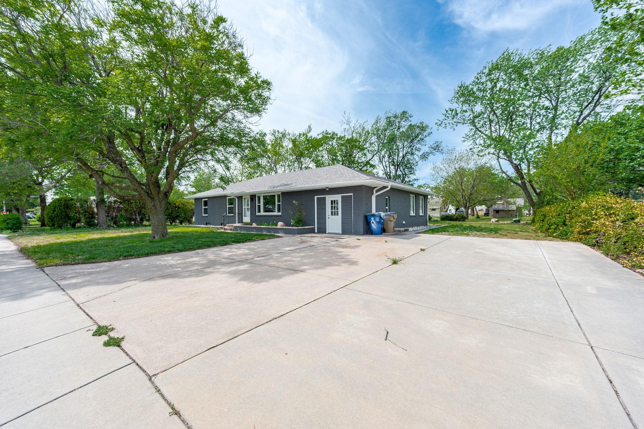 335 N Sherman Street Andale KS 67001
