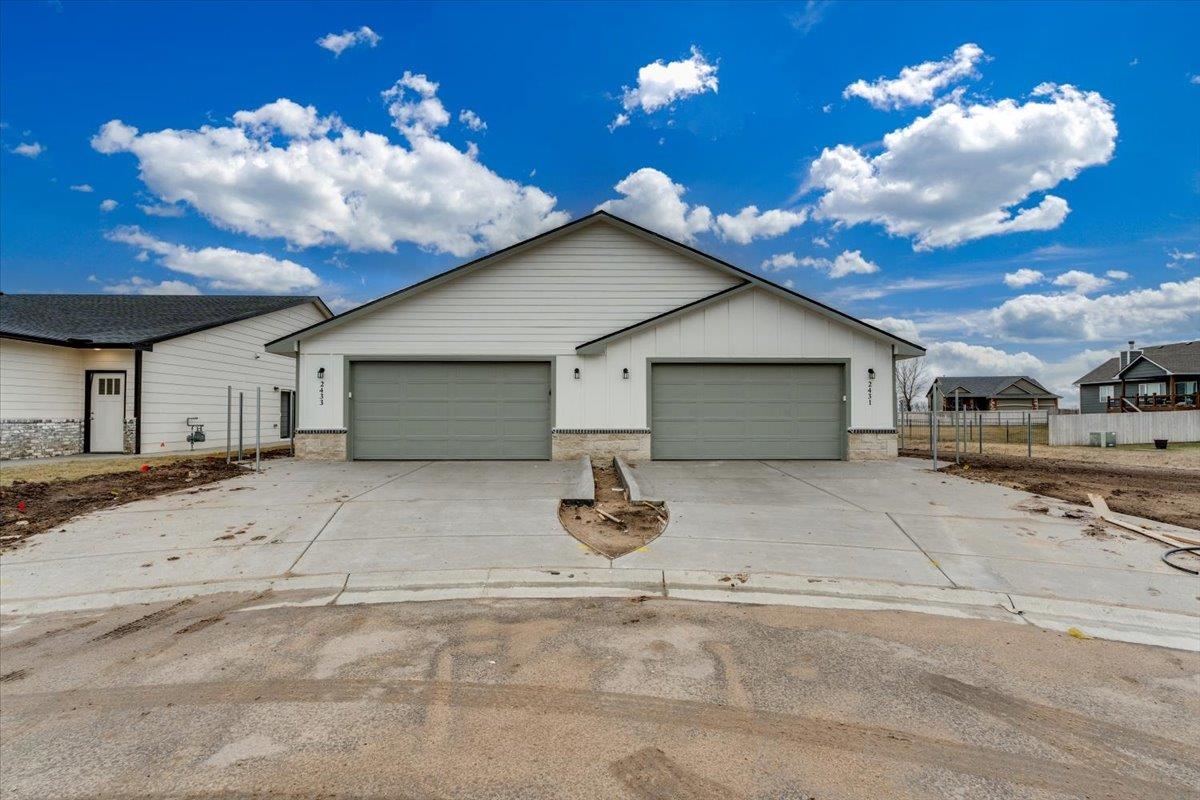 2431 S Wheatland Court Wichita KS 67235