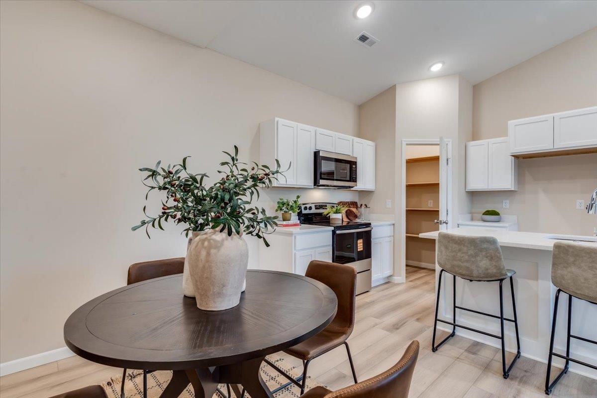 2431 S Wheatland Court Wichita KS 67235