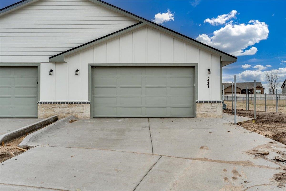 2431 S Wheatland Court Wichita KS 67235