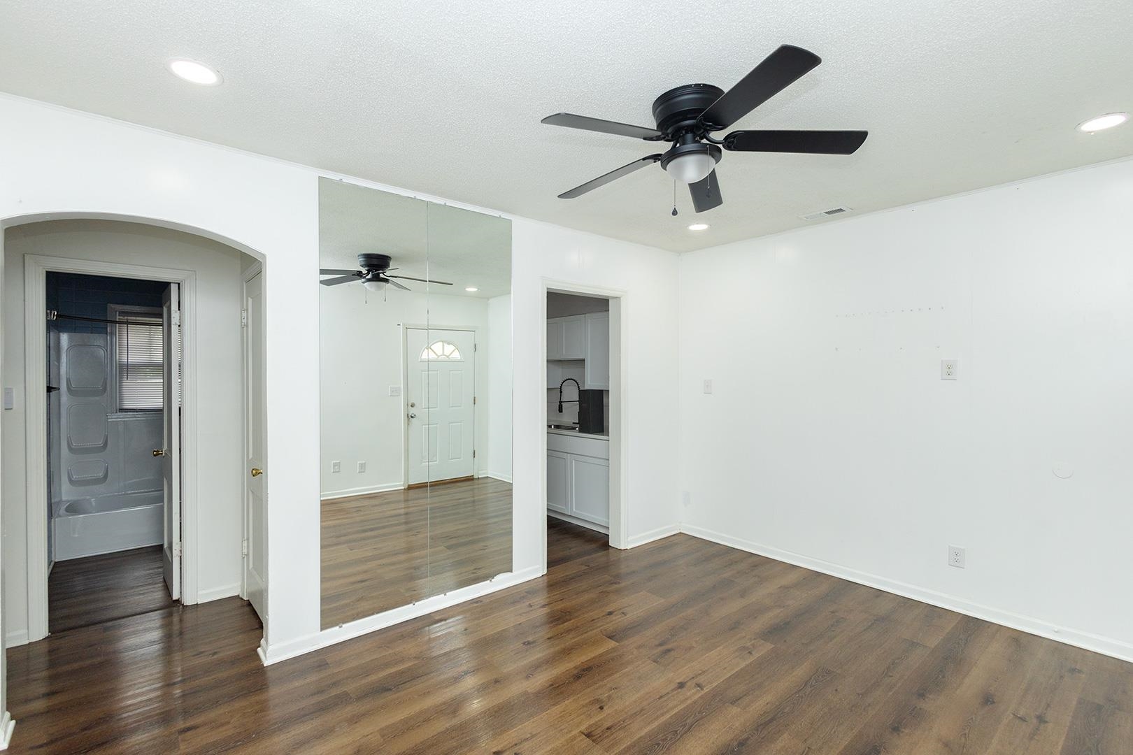633 Harding Wichita KS 67208