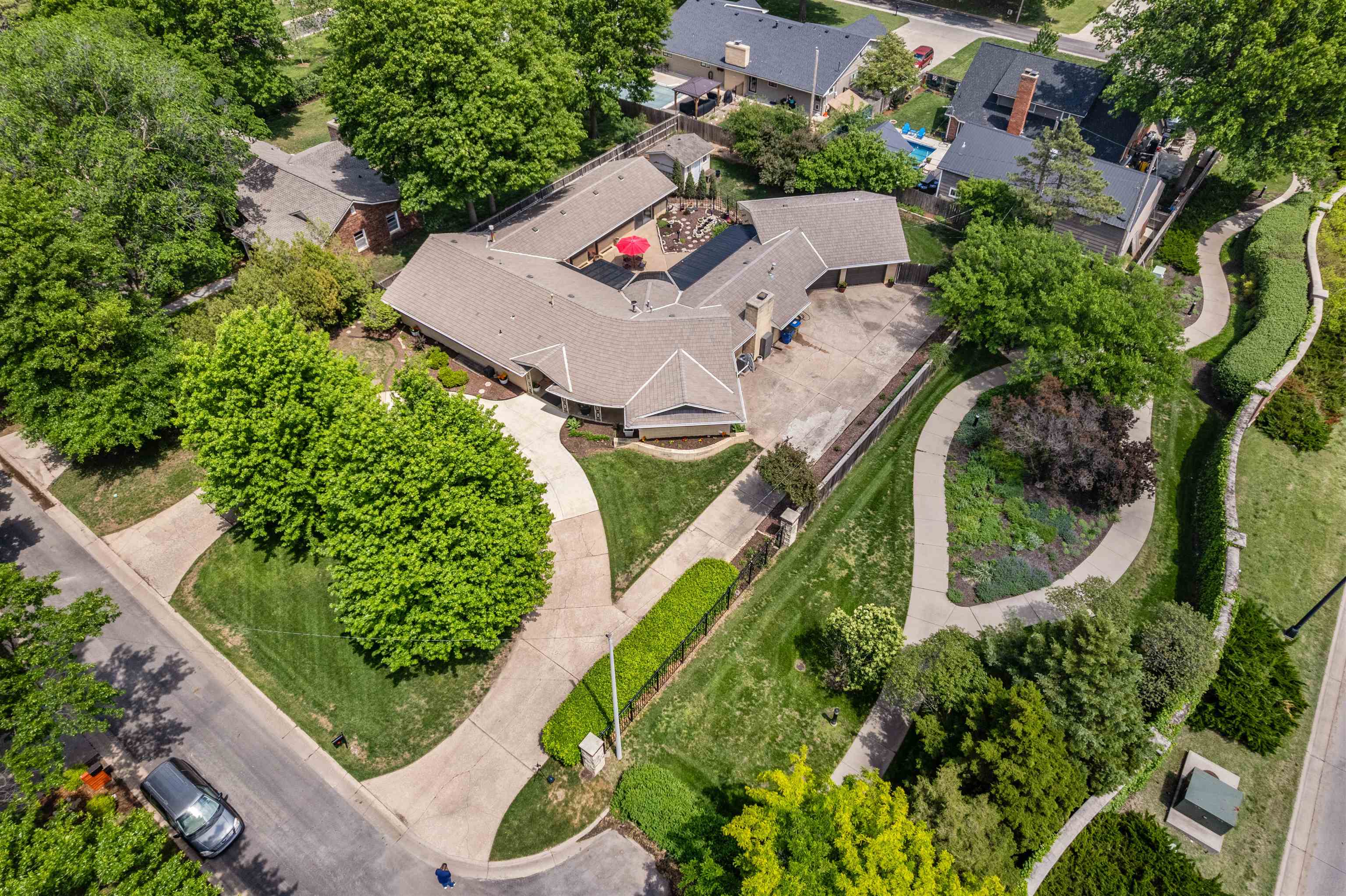 68 S Mission Road Eastborough KS 67207-1033