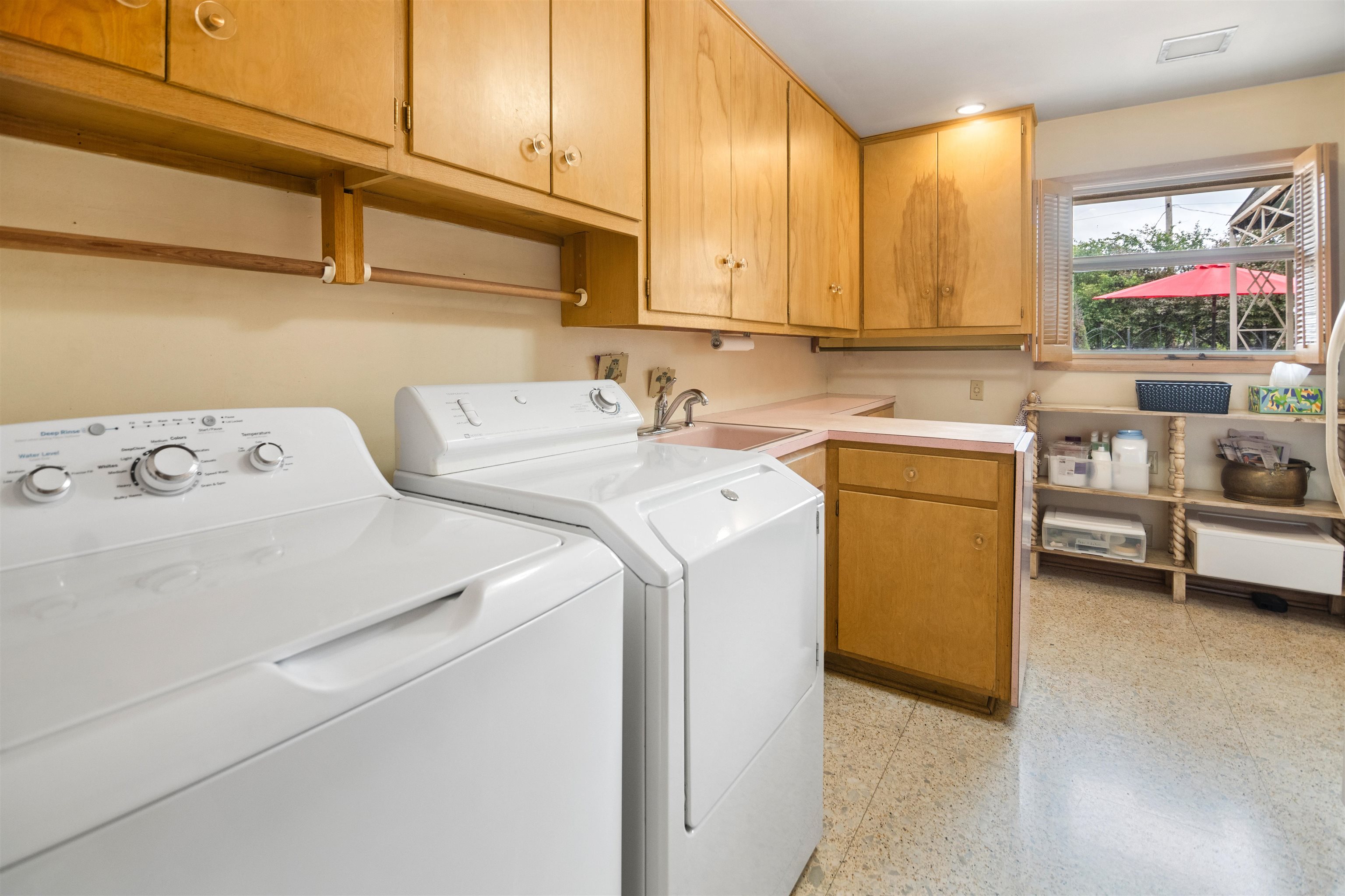 68 S Mission Road Eastborough KS 67207-1033