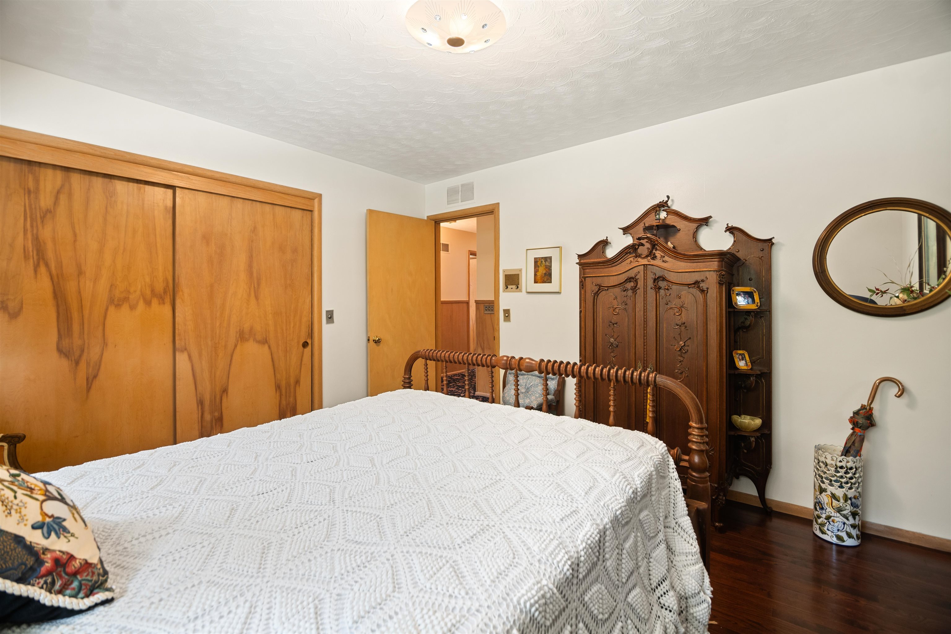 68 S Mission Road Eastborough KS 67207-1033