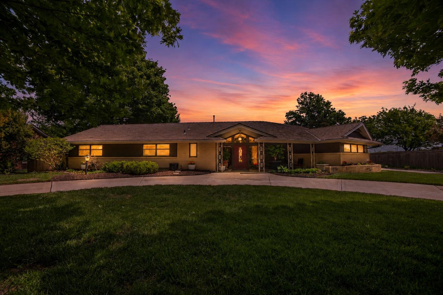 68 S Mission Road Eastborough KS 67207-1033