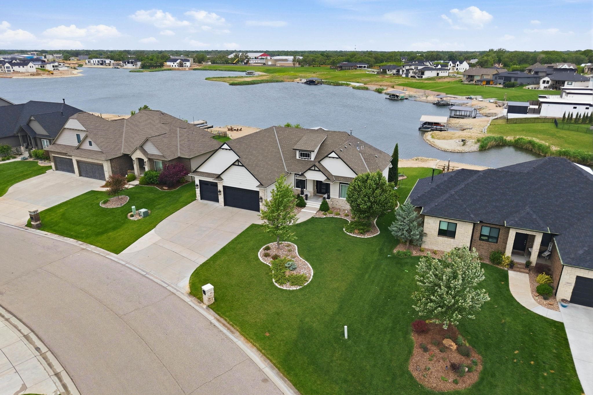 2509 N Paradise Circle Wichita KS 67205
