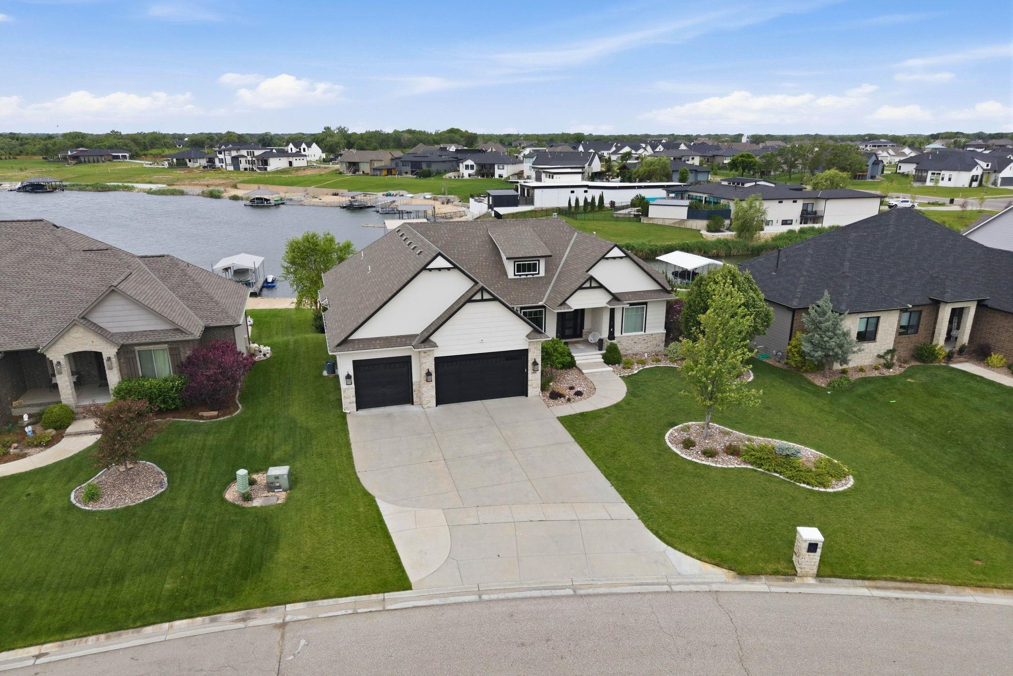 2509 N Paradise Circle Wichita KS 67205