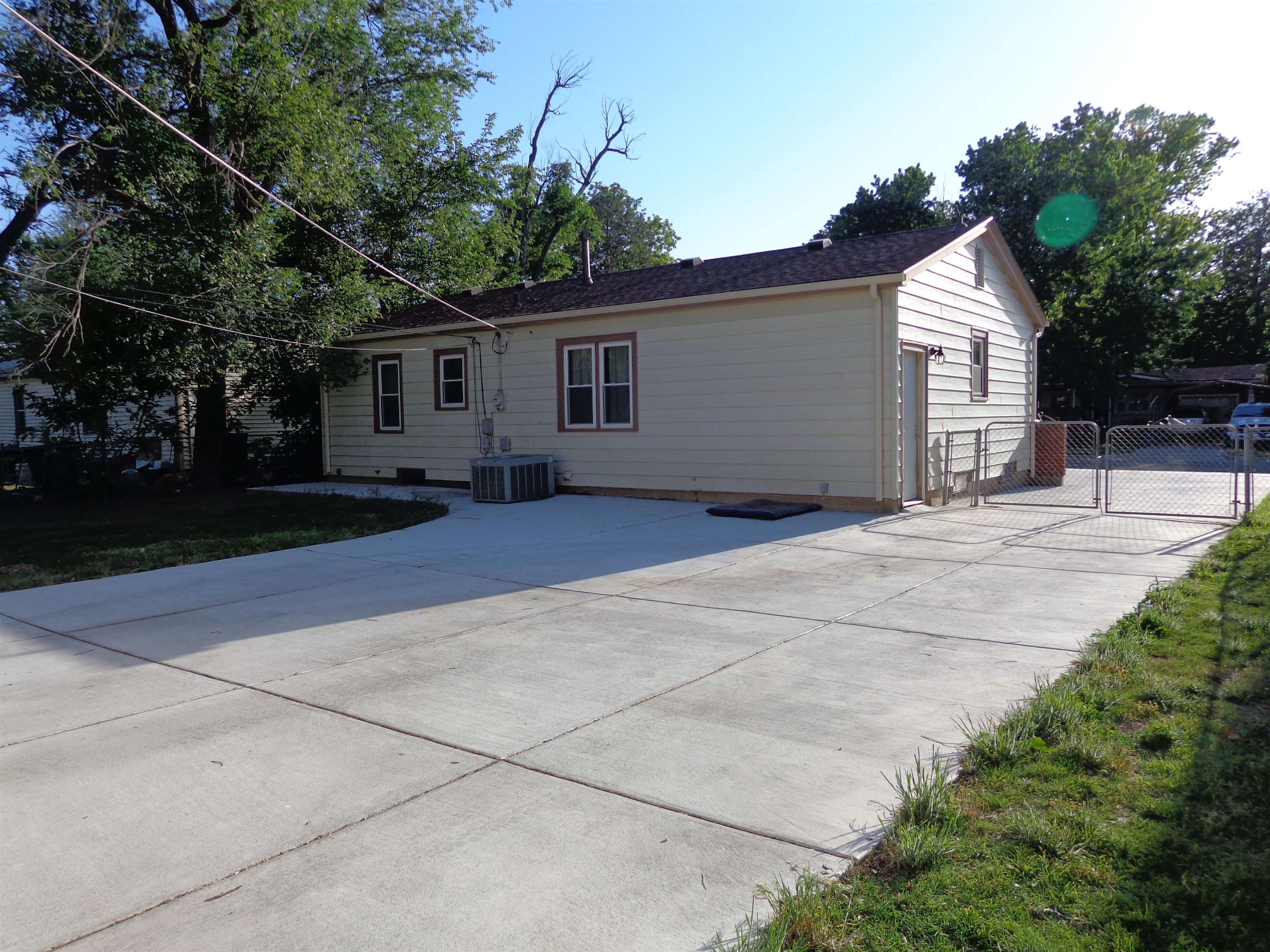 3122 S Everett Wichita KS 67217