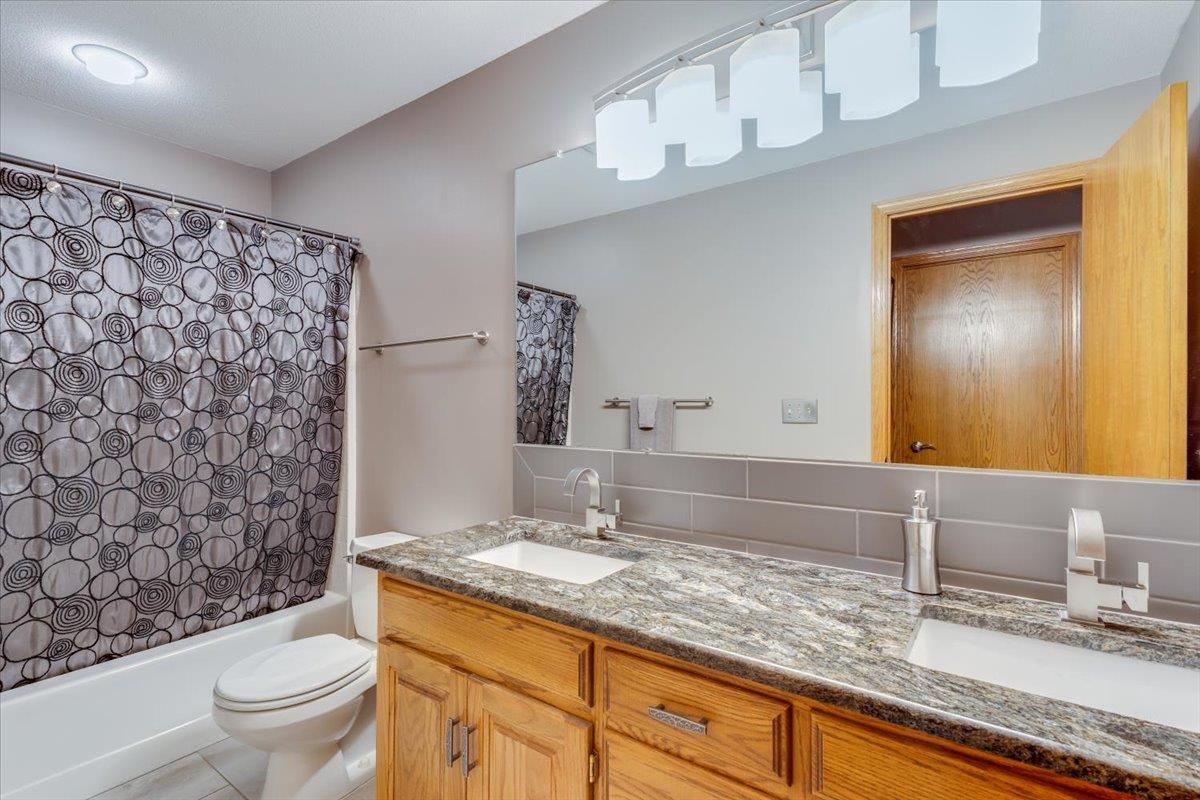 2516 N Meadow Grove Circle Wichita KS 67205