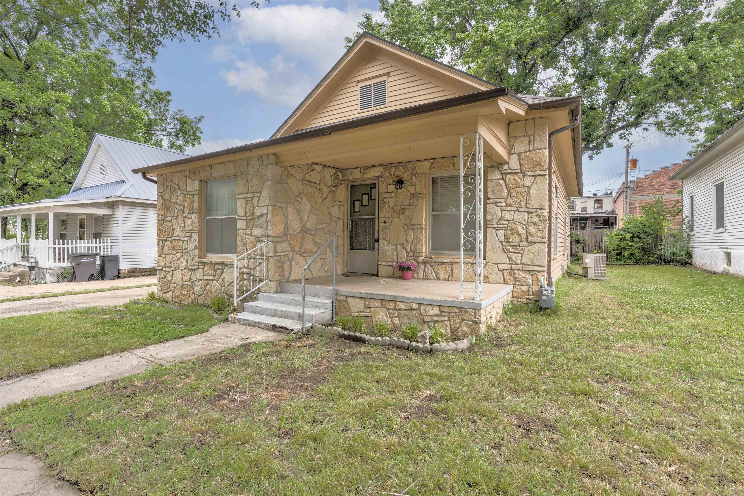 222 N 1st Street Arkansas City KS 67005