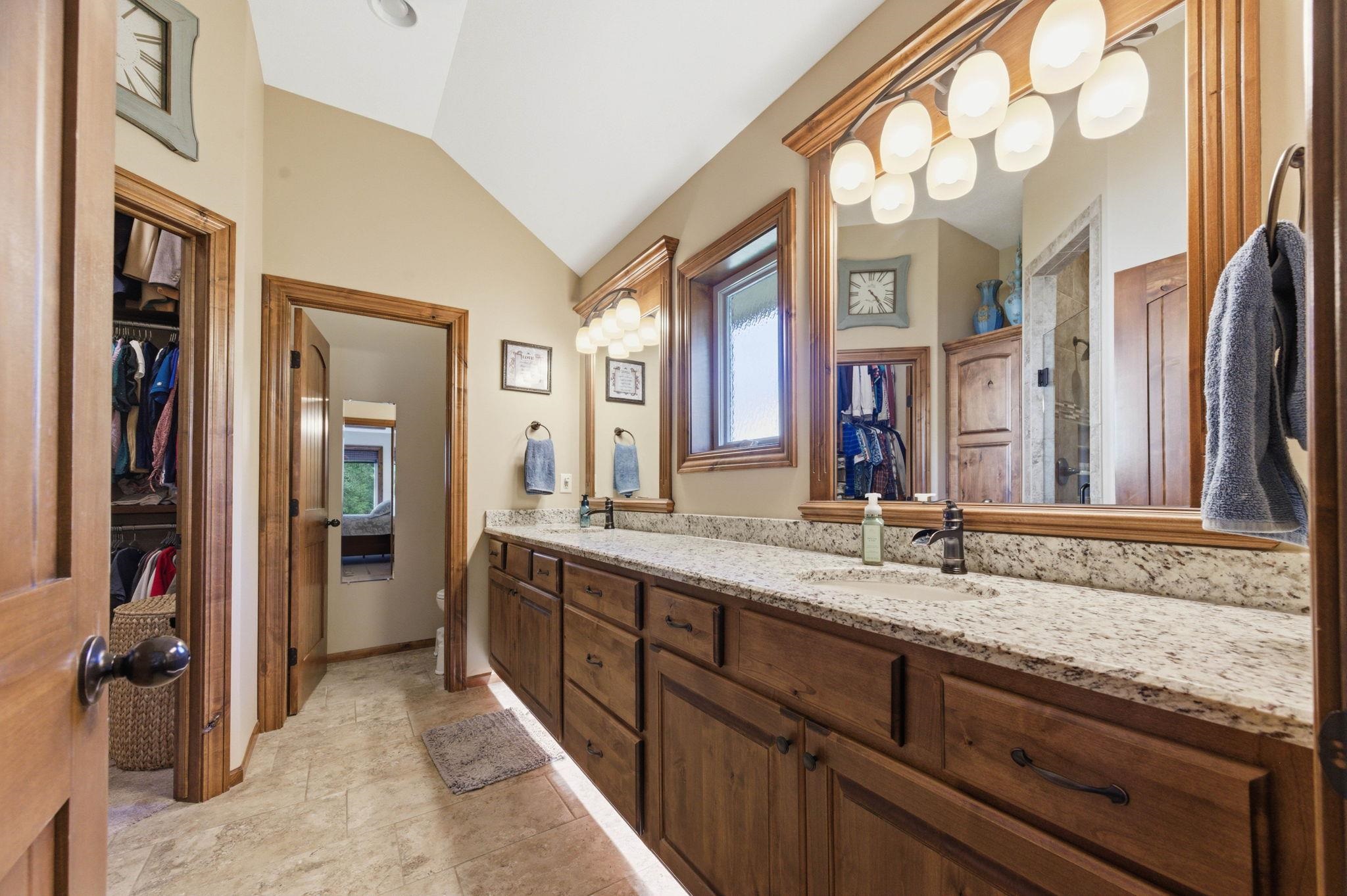 214 N City View Circle Wichita KS 67235