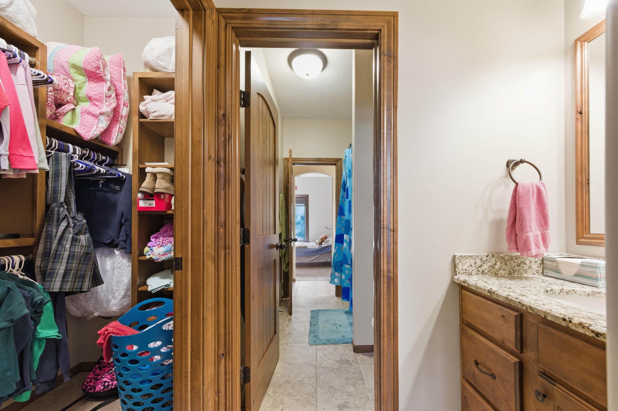 214 N City View Circle Wichita KS 67235