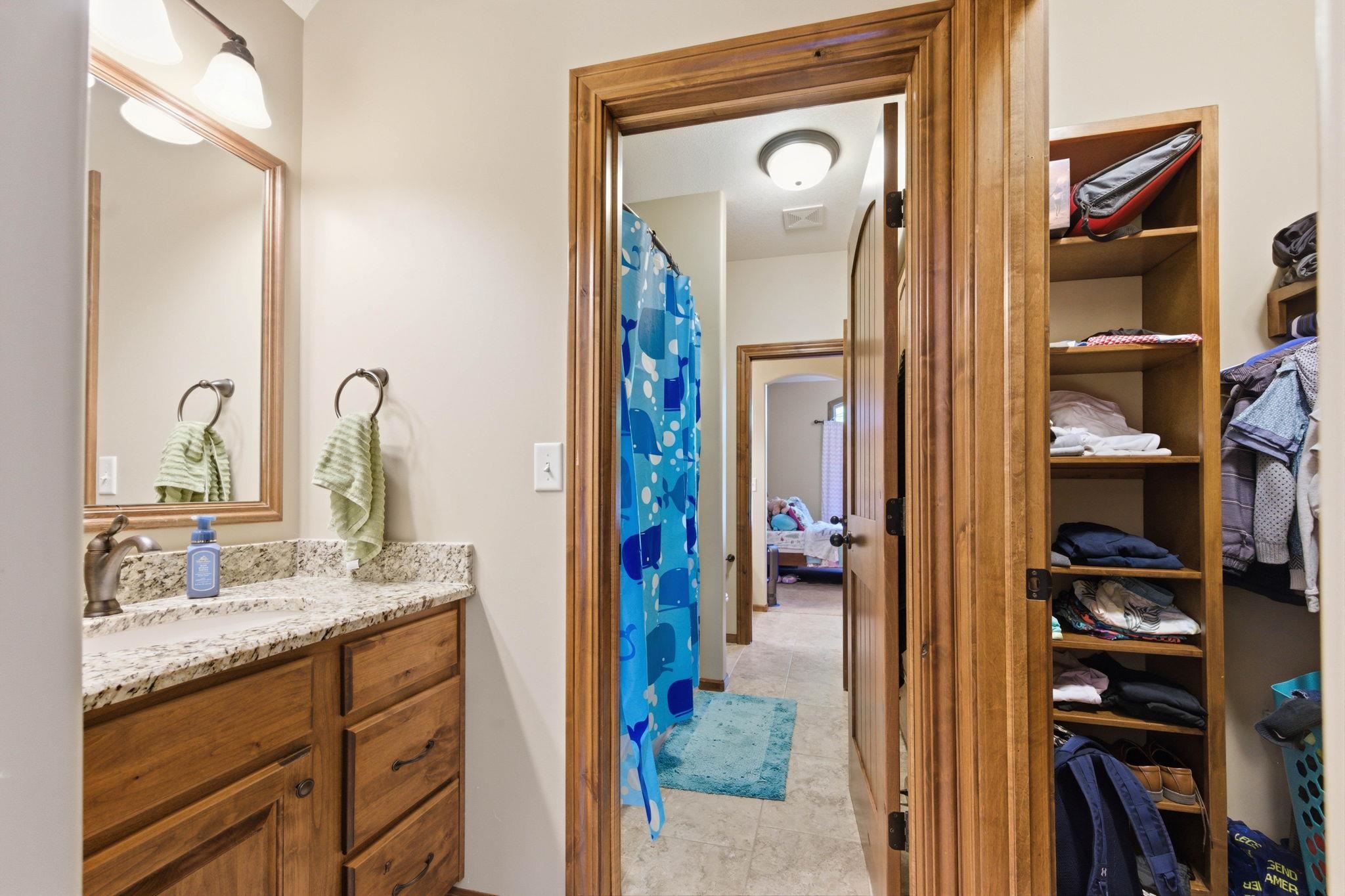 214 N City View Circle Wichita KS 67235