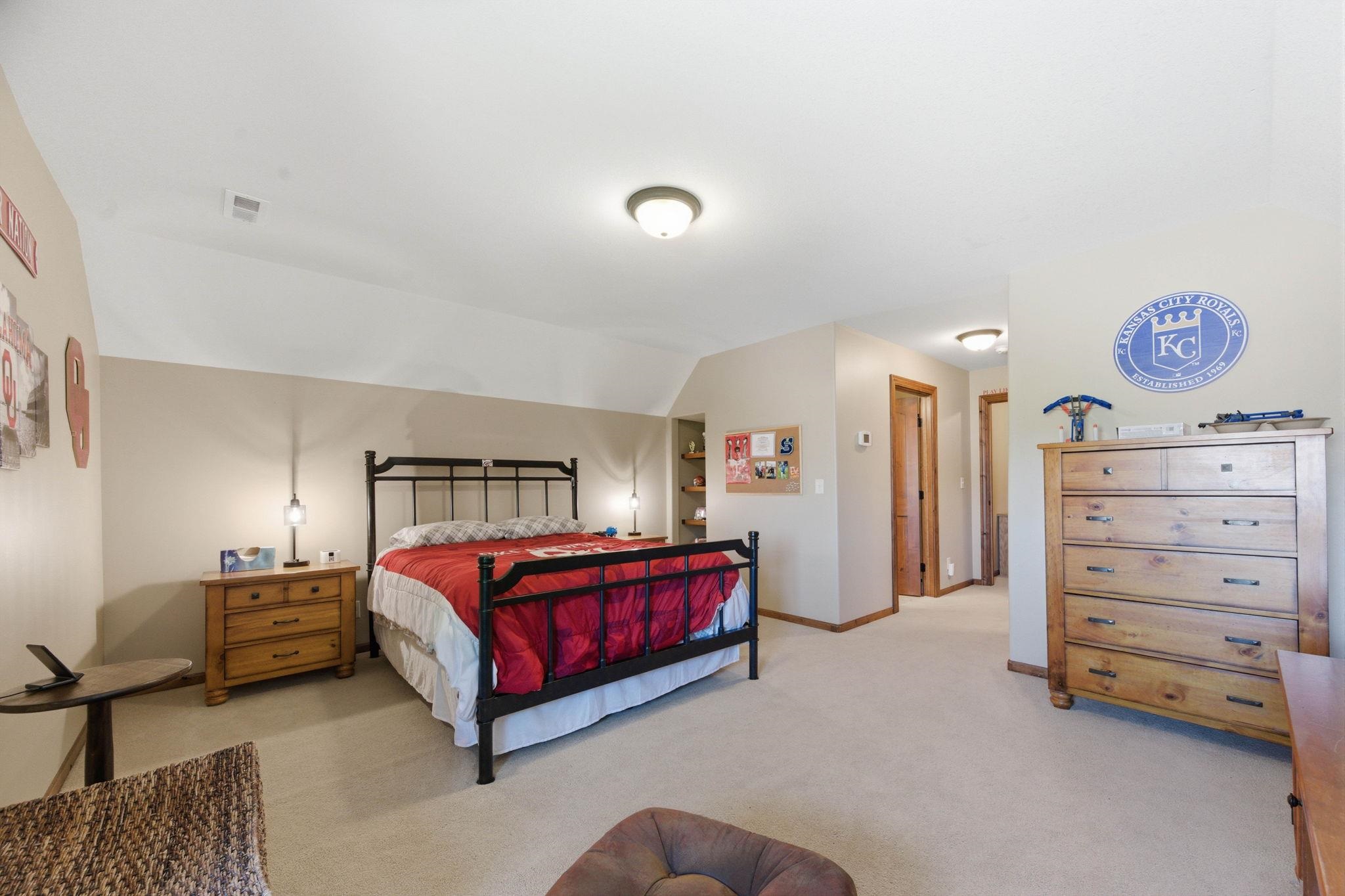 214 N City View Circle Wichita KS 67235