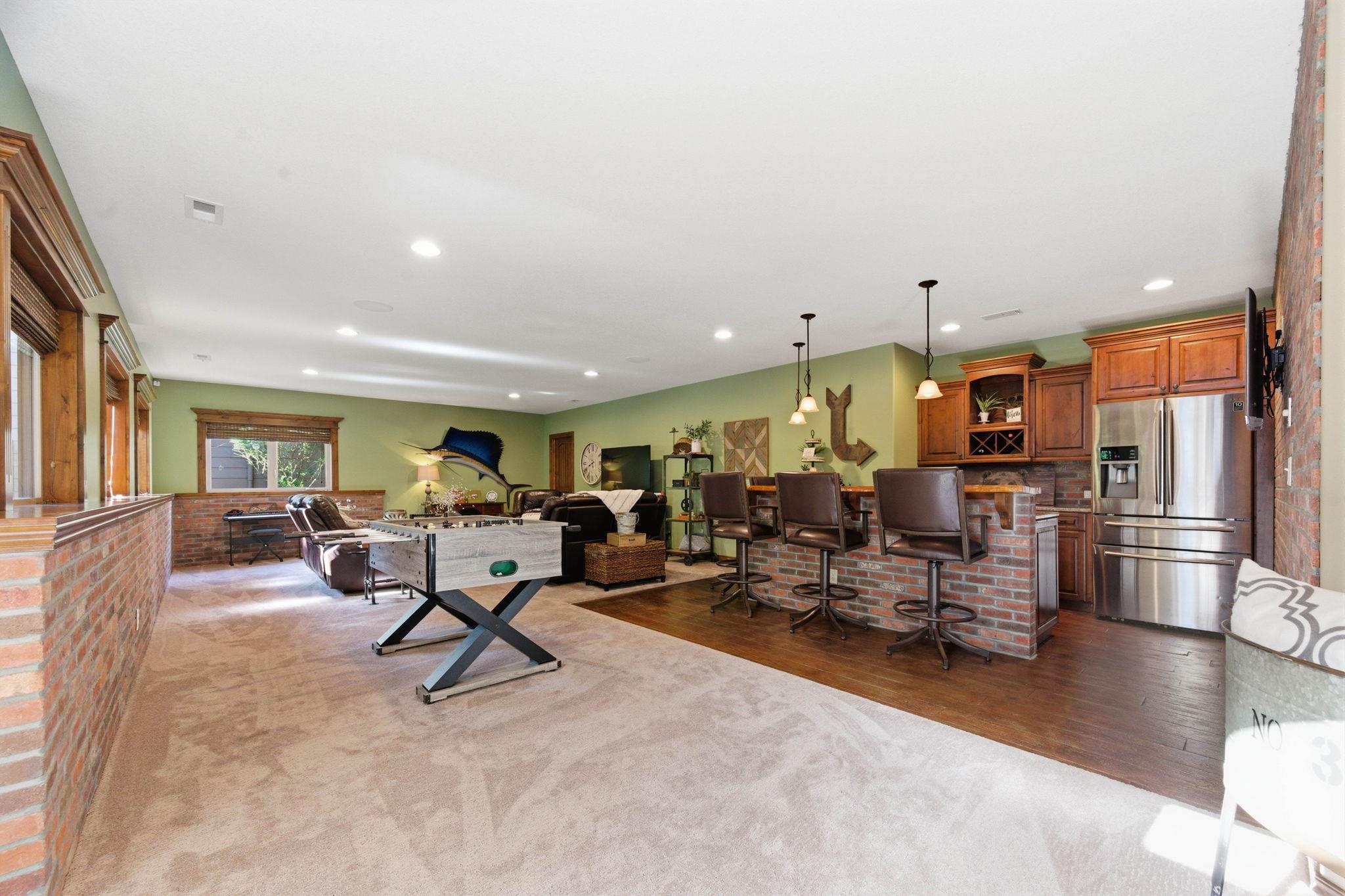 214 N City View Circle Wichita KS 67235