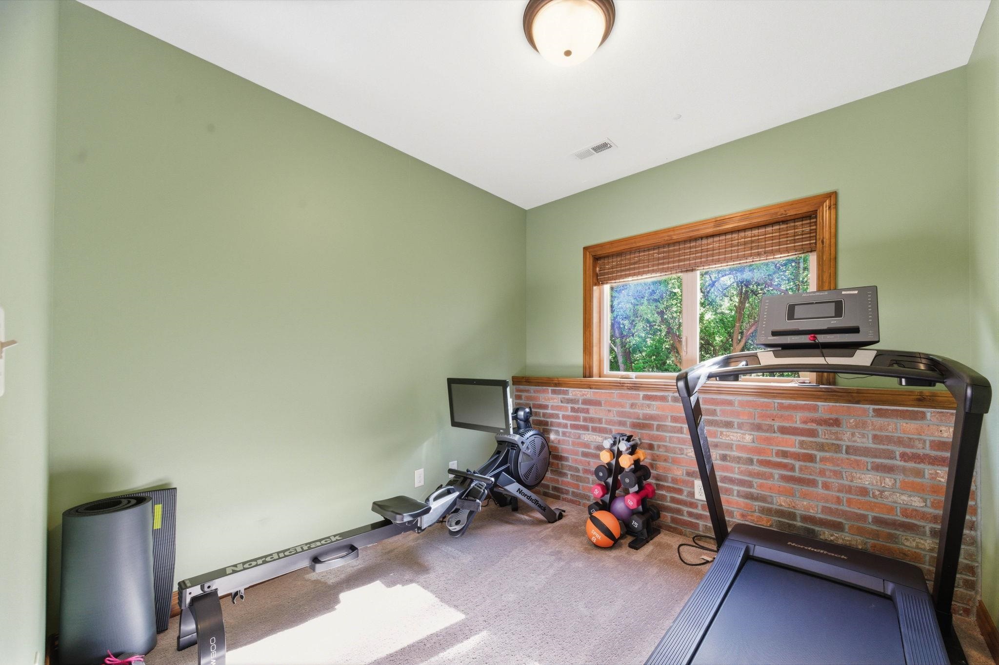 214 N City View Circle Wichita KS 67235