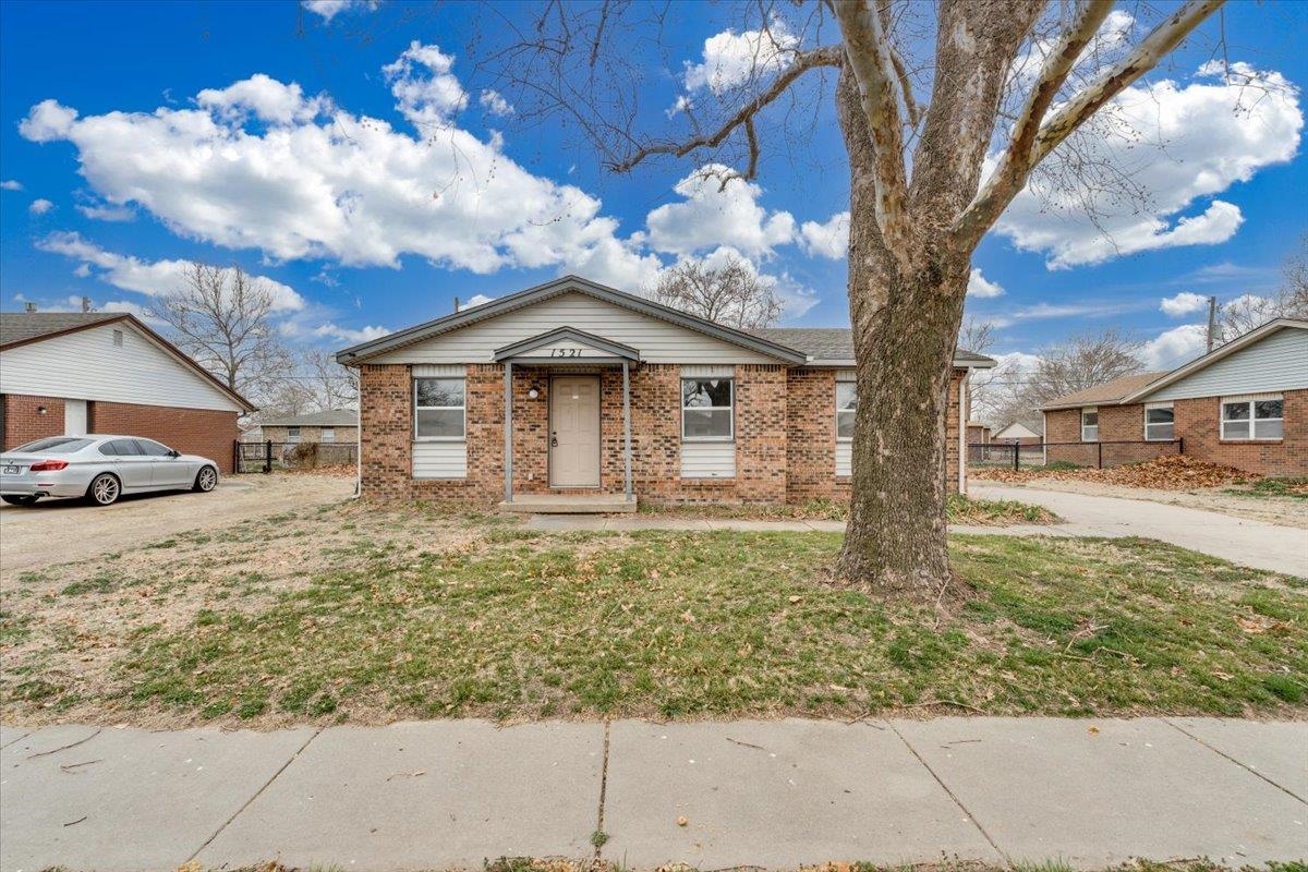 1521 E Catalina Street Wichita KS 67216
