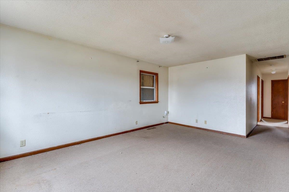 1521 E Catalina Street Wichita KS 67216