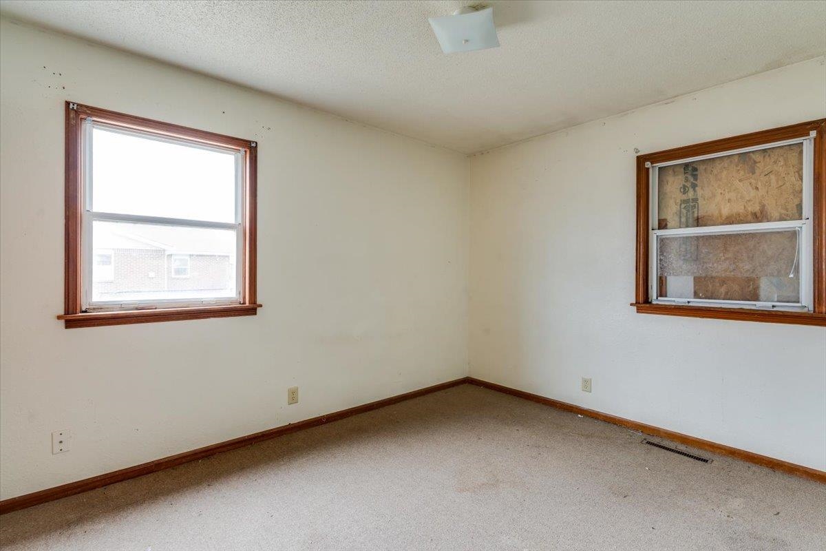 1521 E Catalina Street Wichita KS 67216