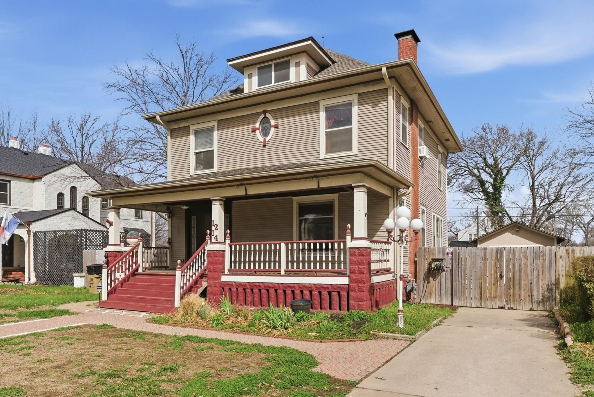 Wichita KS, 1214 W Riverside