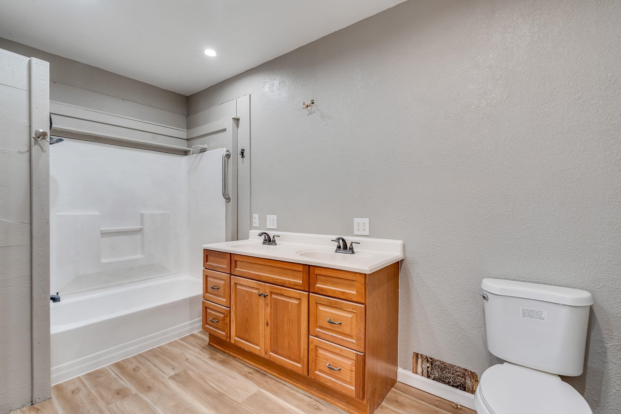 203 W Bridge Street Mulvane KS 67110