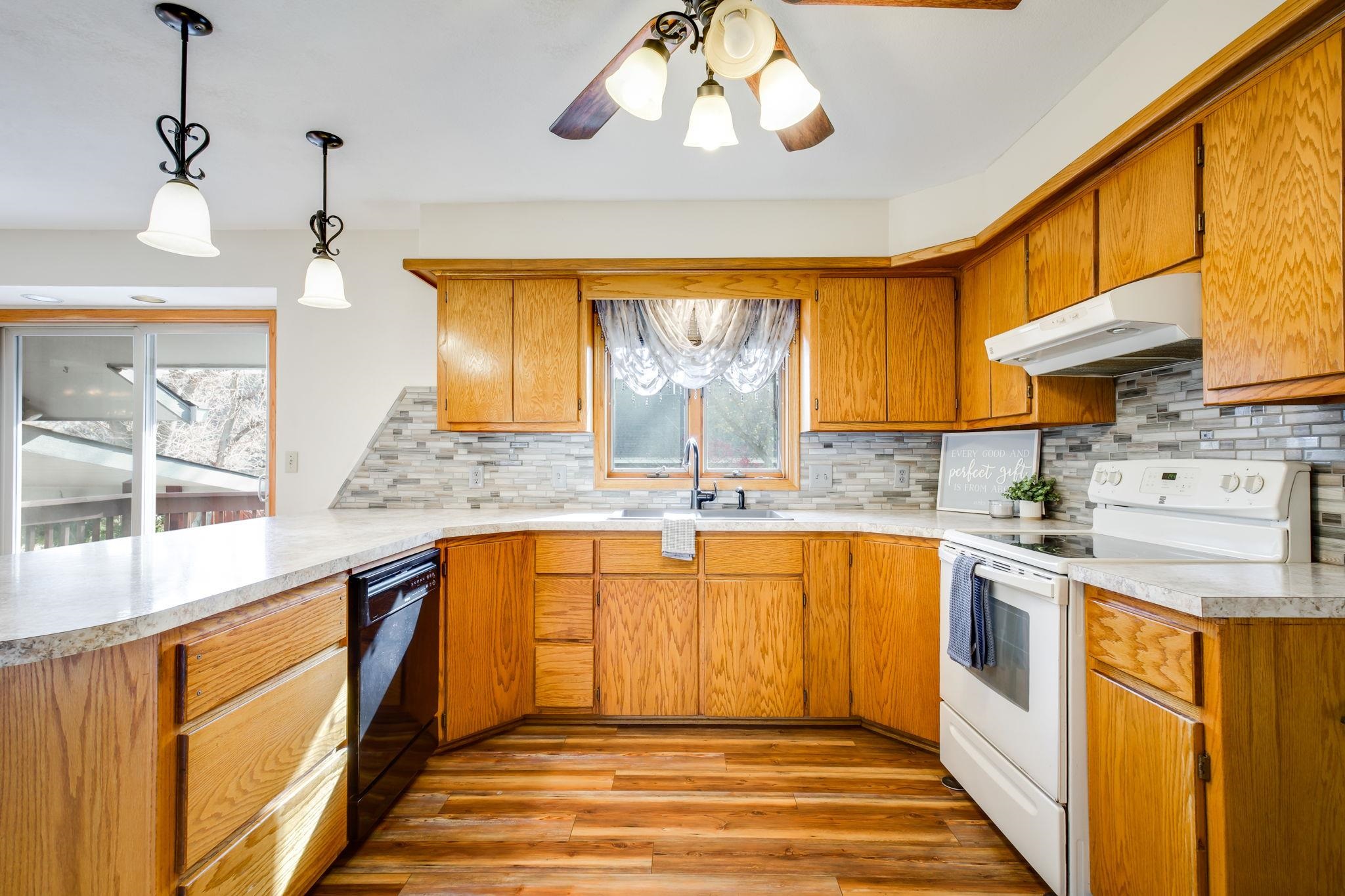 1413 E Cresthill Road Derby KS 67037-2172