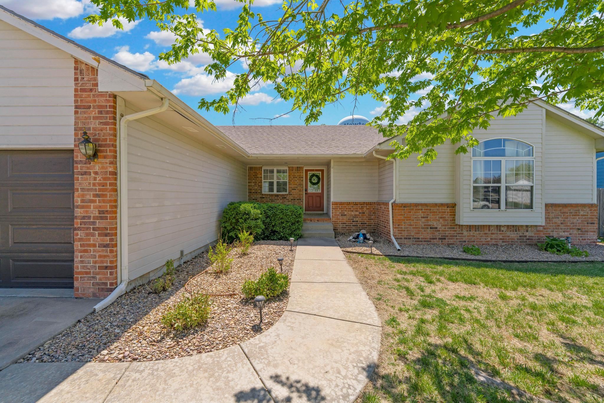 809 Country Lane Newton KS 67114