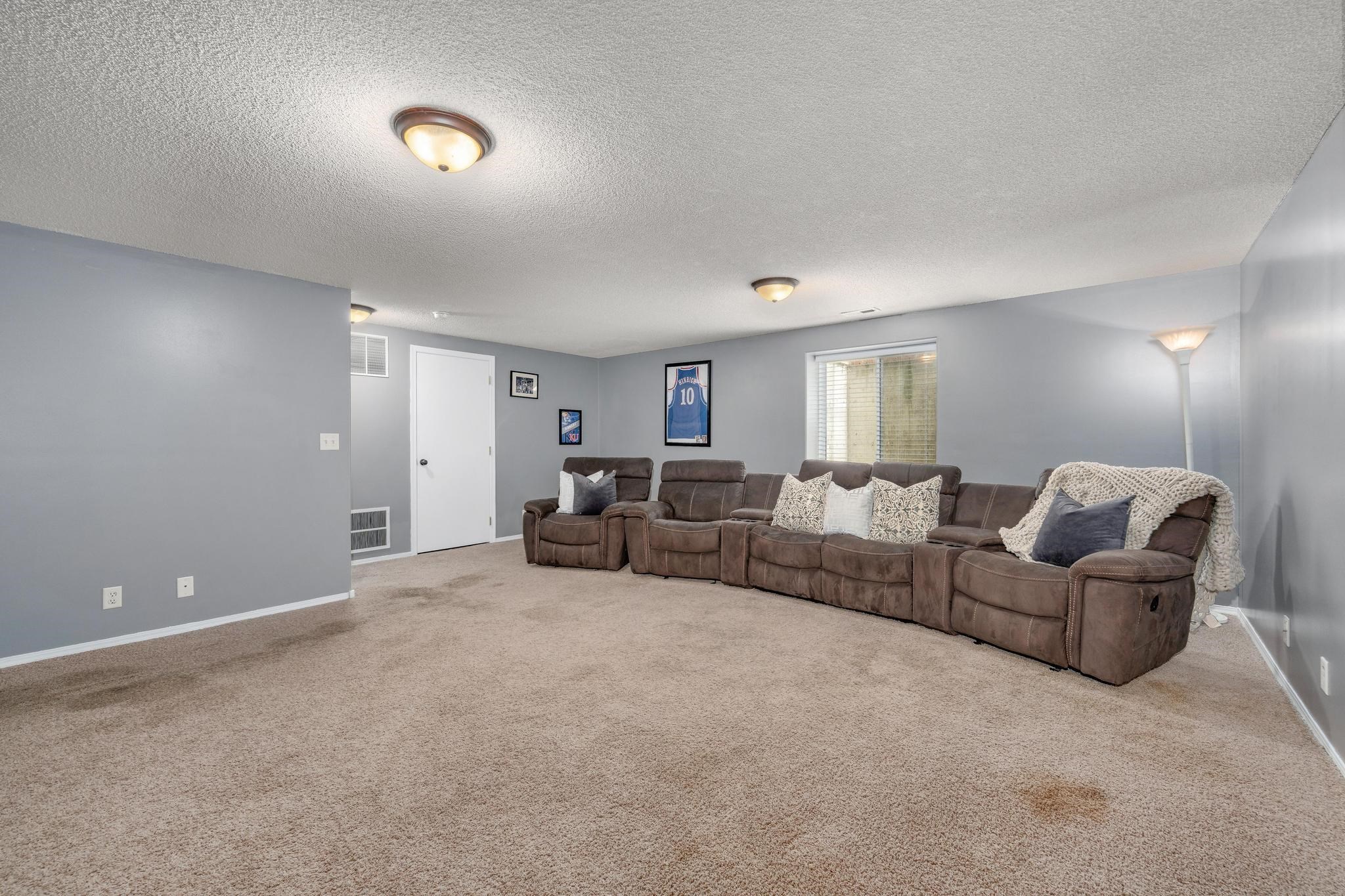 809 Country Lane Newton KS 67114