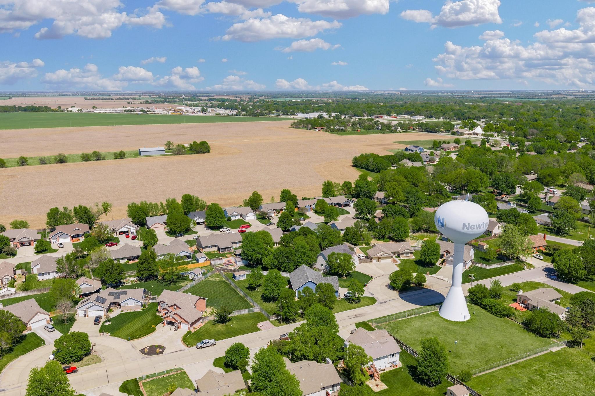 809 Country Lane Newton KS 67114