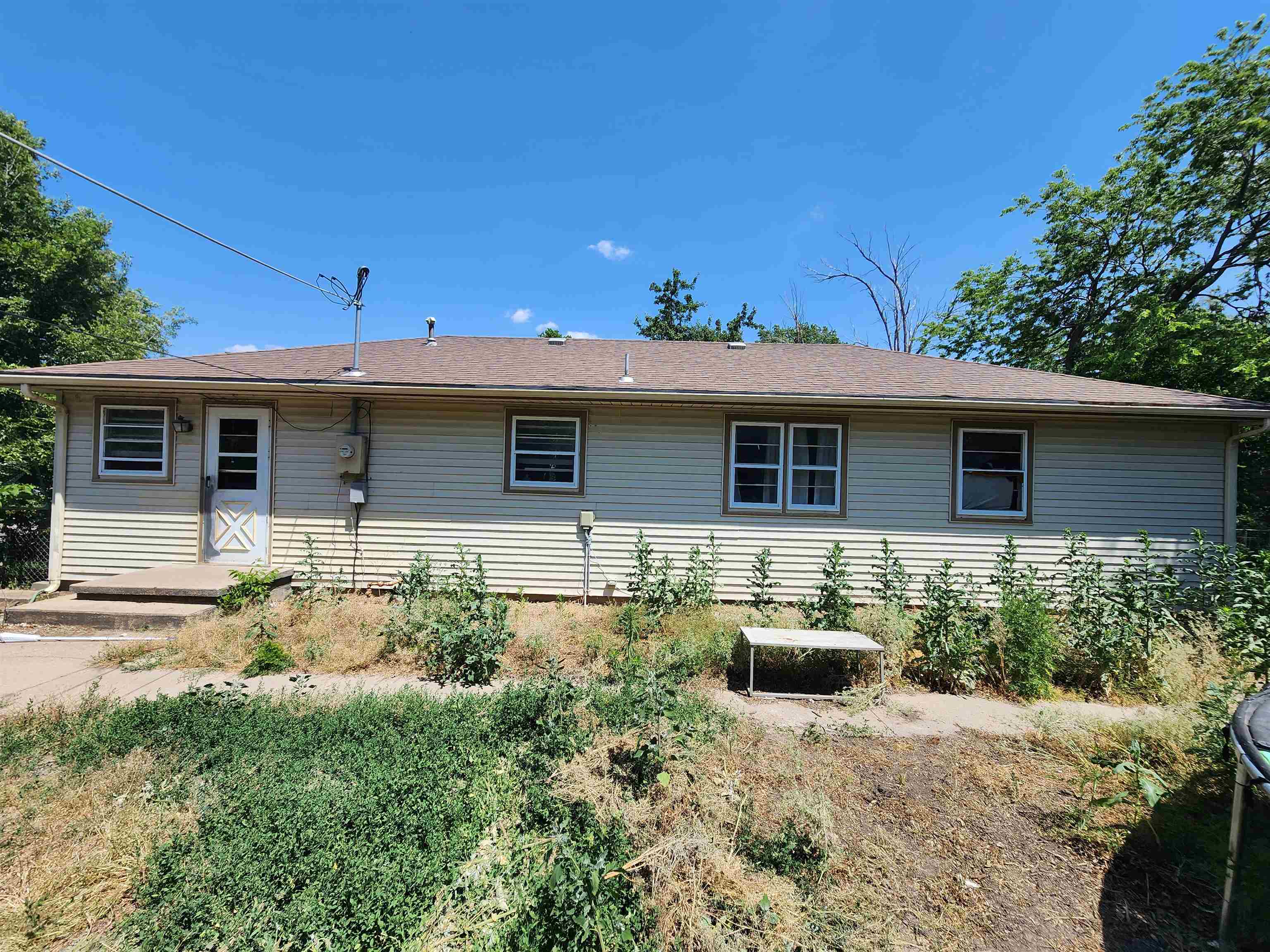 223 N Sedgwick Burrton KS 67020