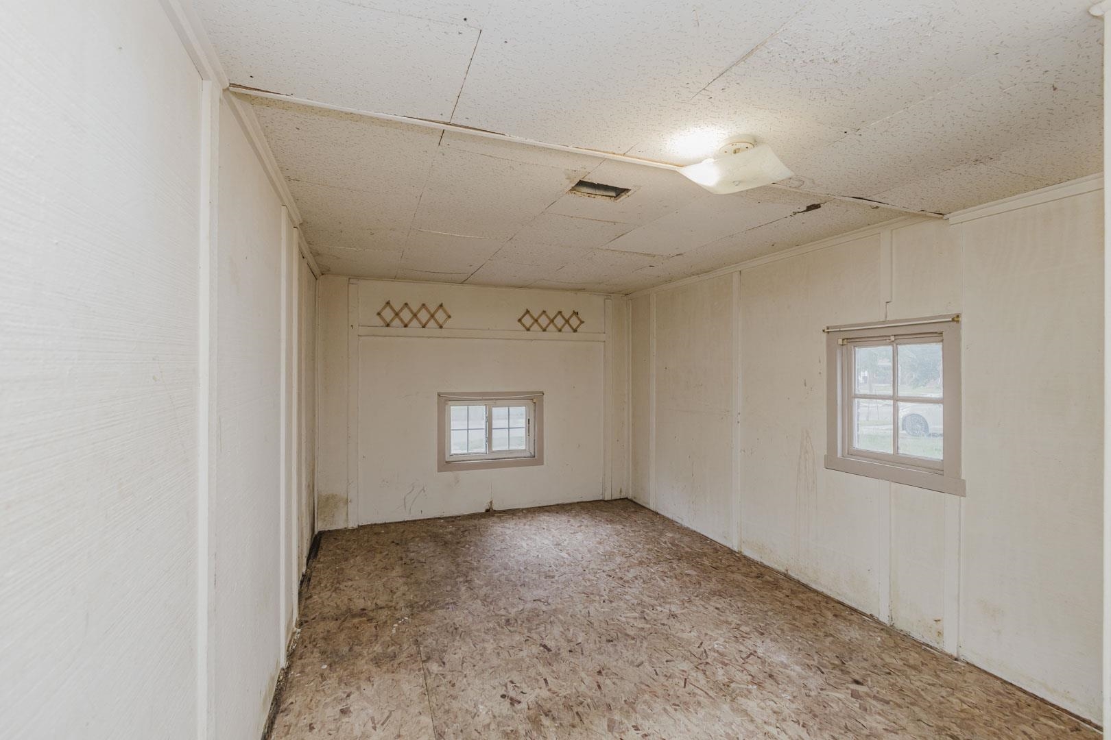 1784 N Old Manor Wichita KS 67208
