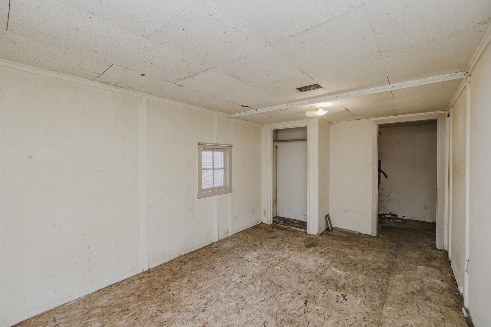 1784 N Old Manor Wichita KS 67208