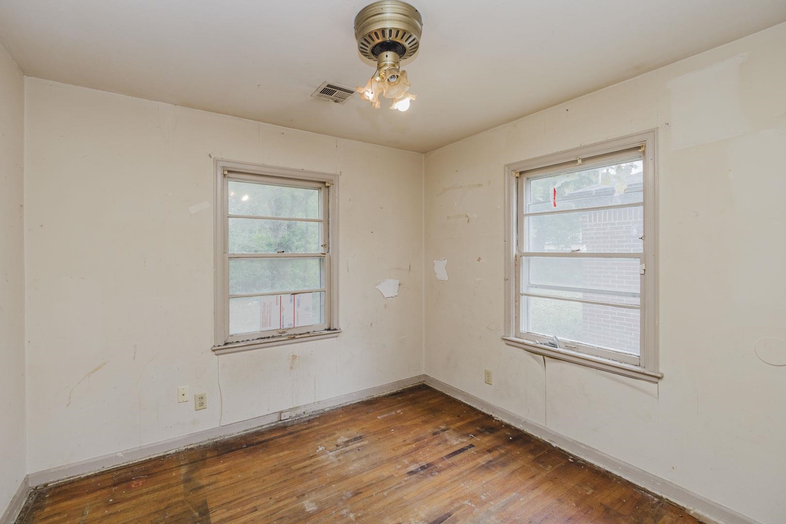 1784 N Old Manor Wichita KS 67208