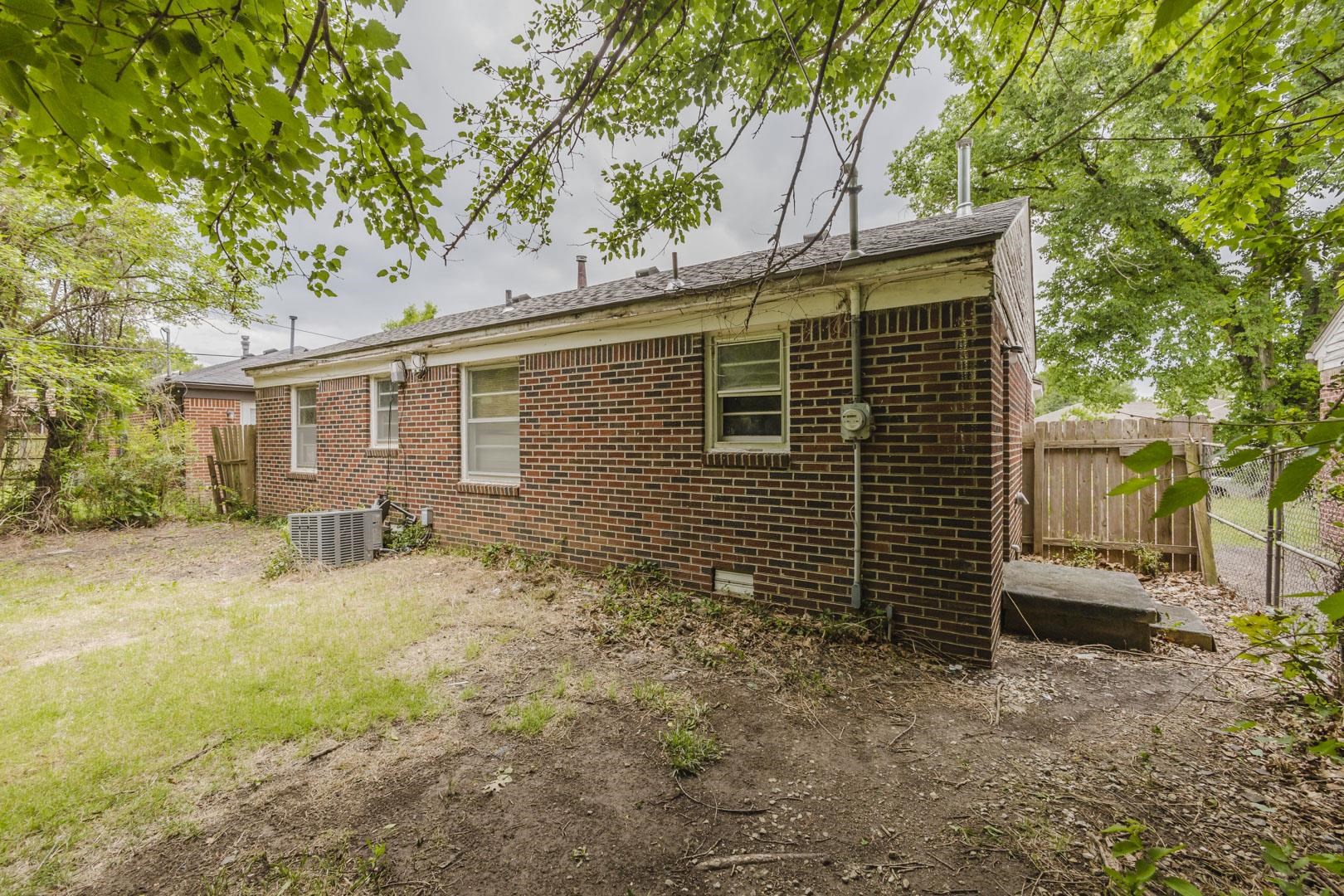 1784 N Old Manor Wichita KS 67208