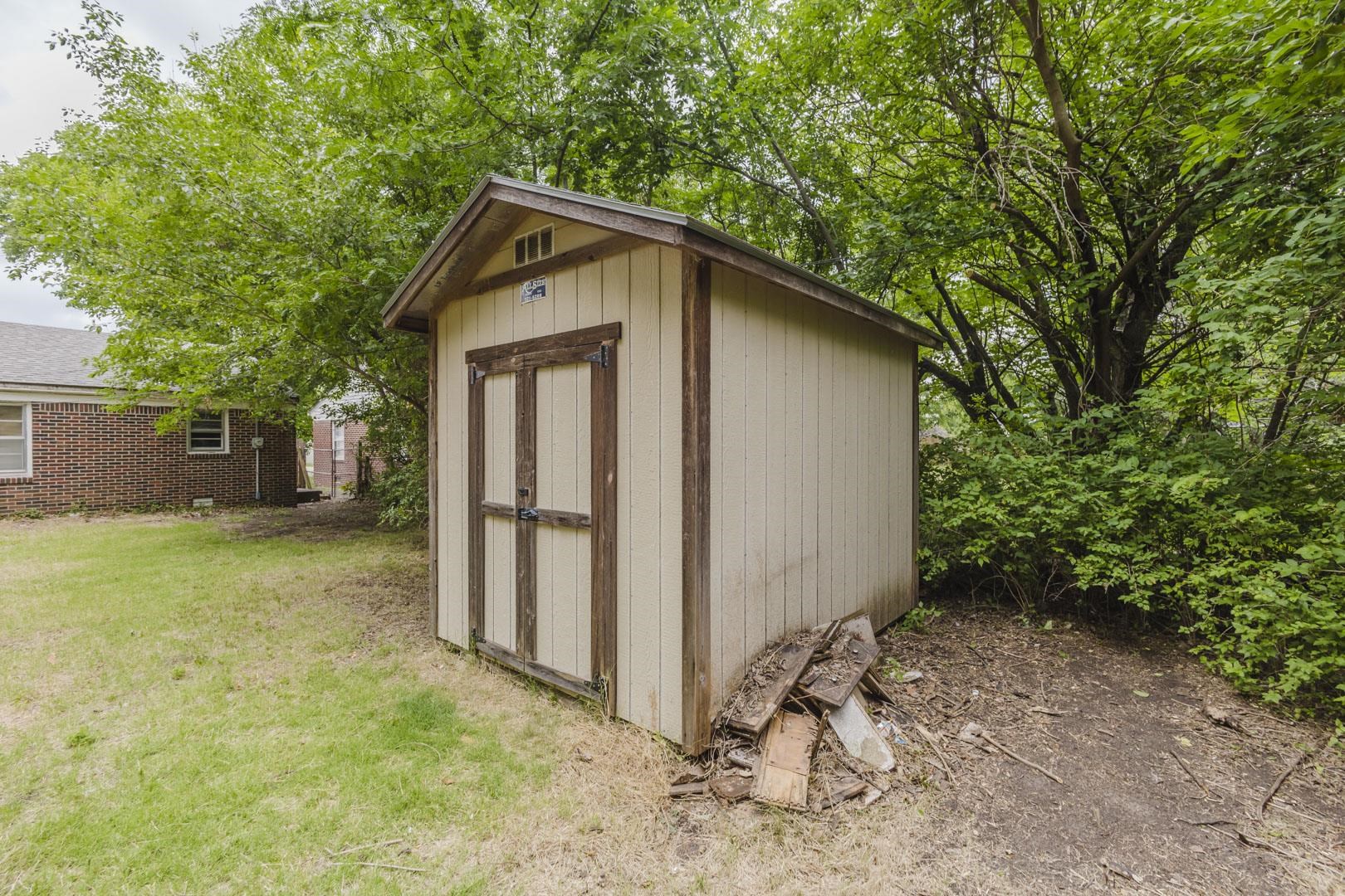 1784 N Old Manor Wichita KS 67208