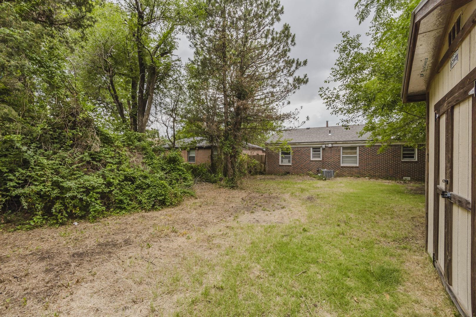 1784 N Old Manor Wichita KS 67208